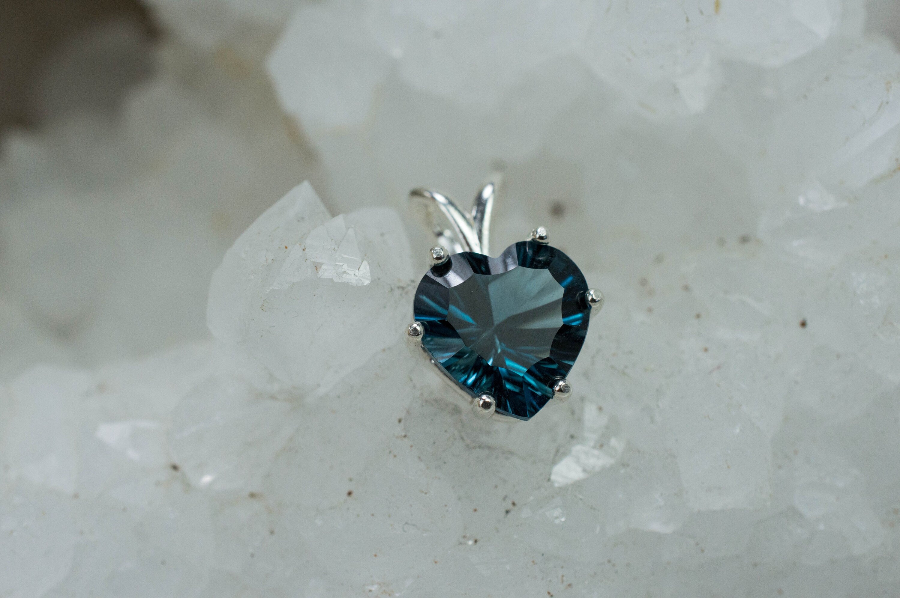 London Blue Topaz Pendant; Genuine Brazil Topaz; 3.645cts