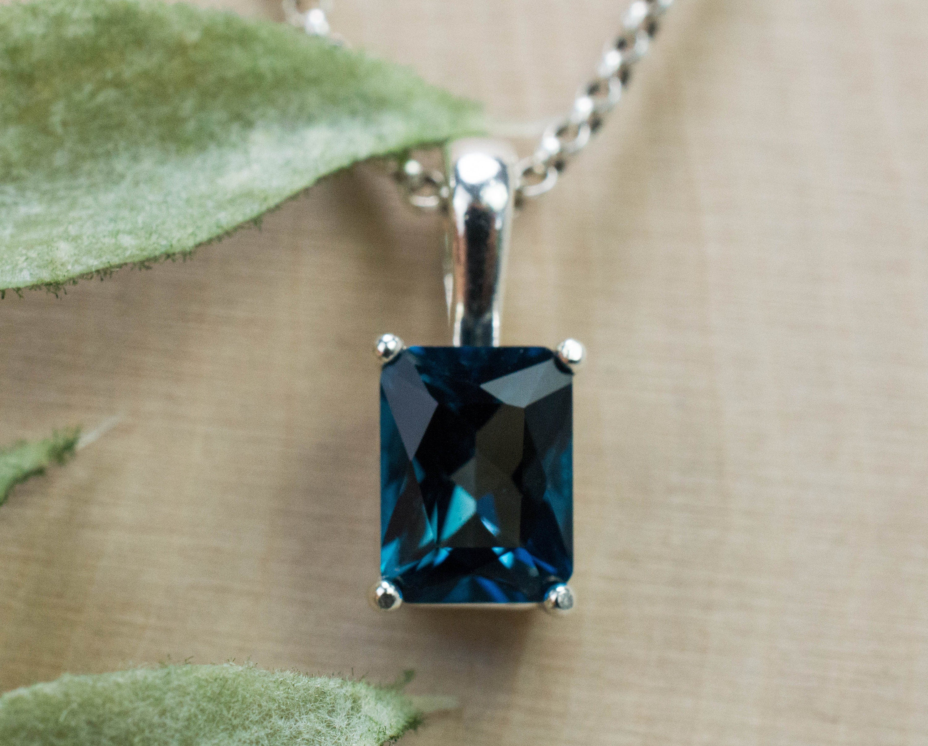 London Blue Topaz Pendant; Natural Brazil Topaz; 1.840cts