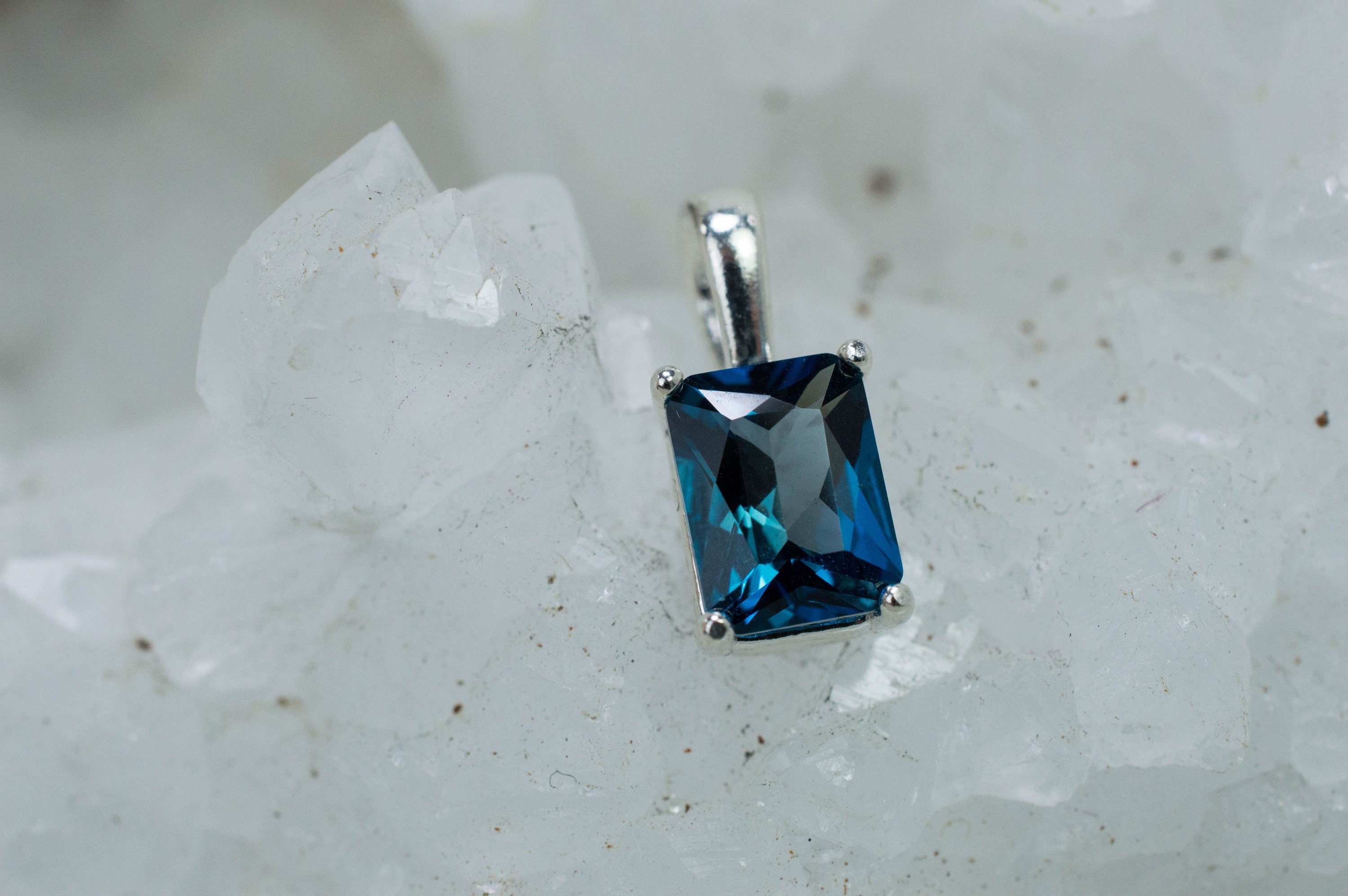 London Blue Topaz Pendant; Natural Brazil Topaz; 1.840cts