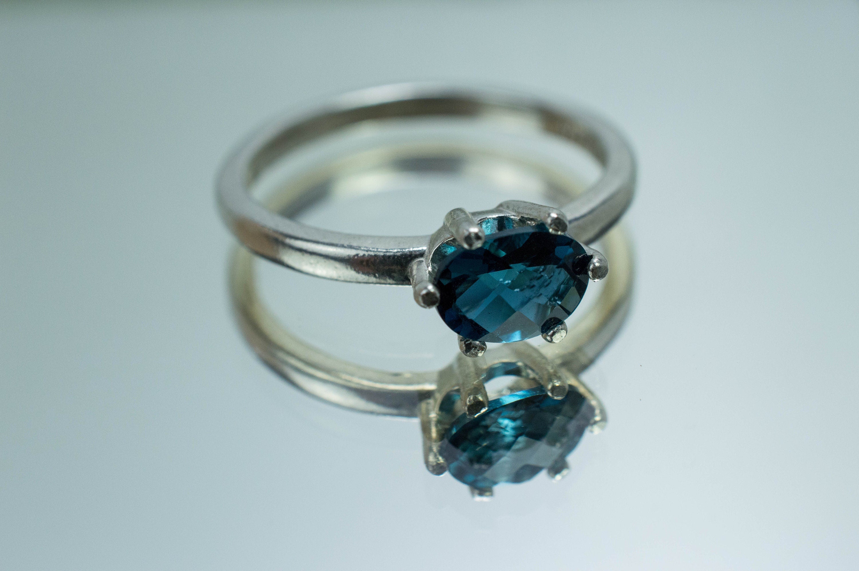 London Blue Topaz Ring, Genuine Brazil Topaz; 0.935cts