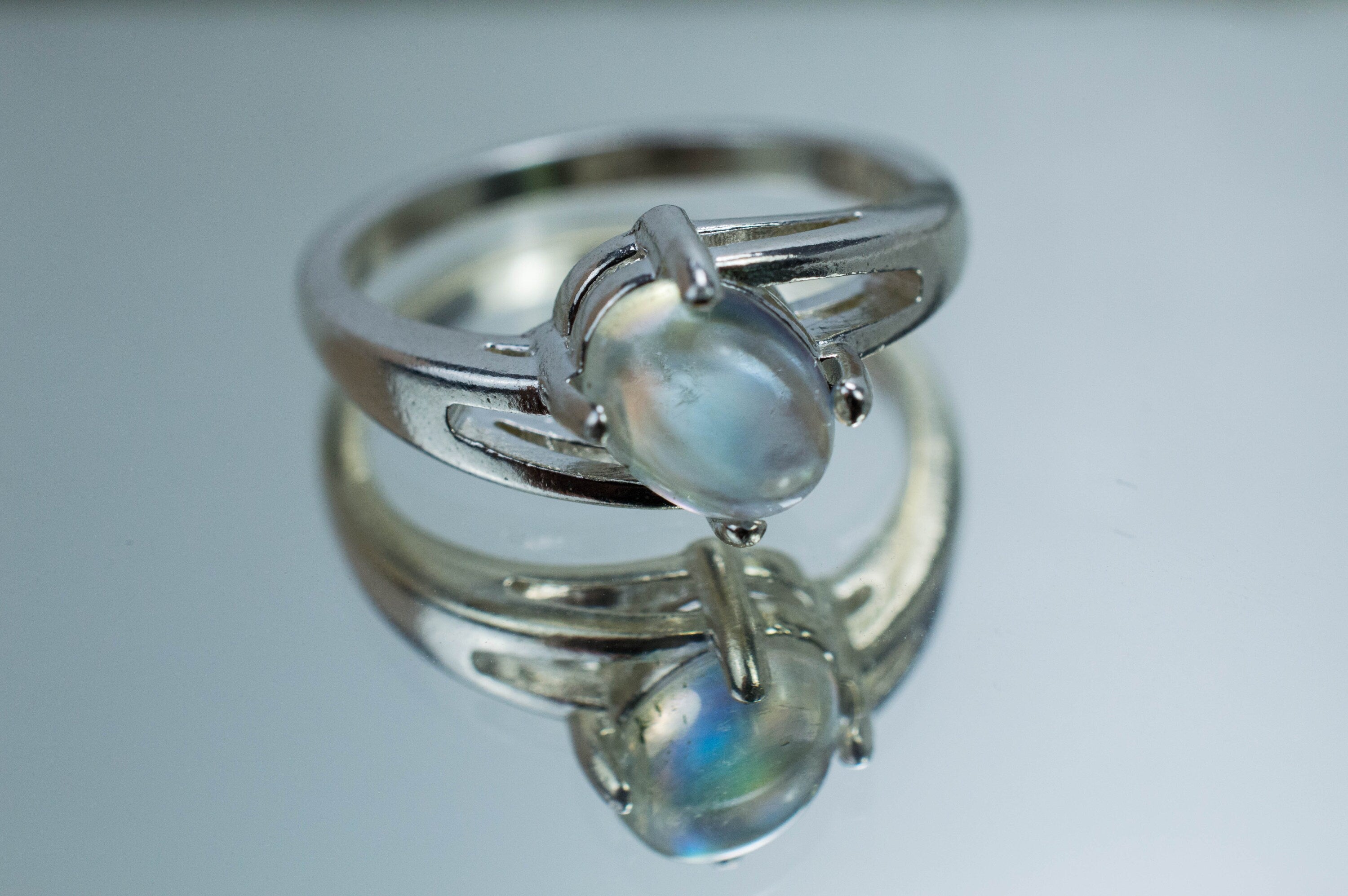 Rainbow Moonstone Ring, Natural Untreated Indian Moonstone; 1.260cts