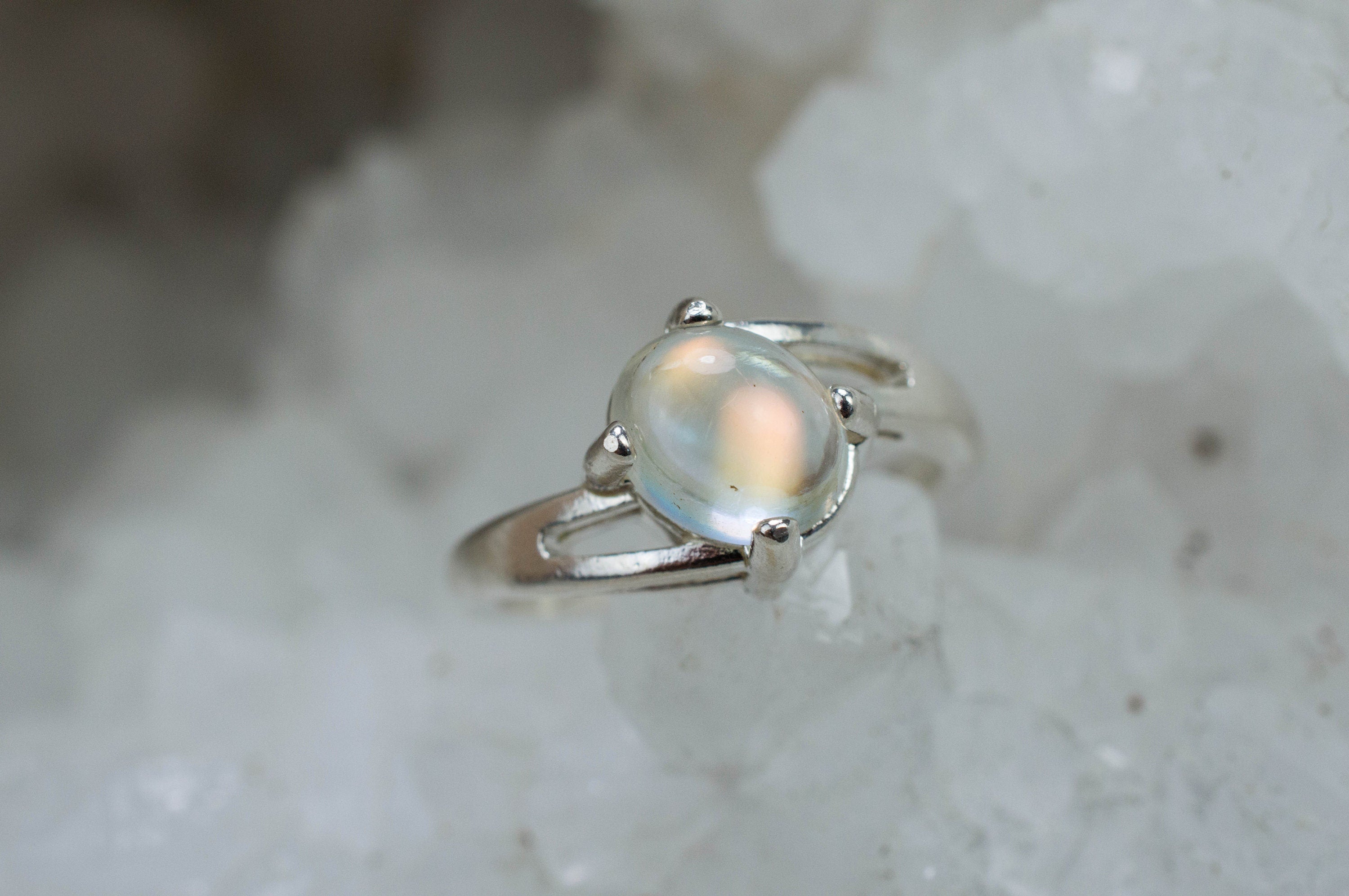 Rainbow Moonstone Ring, Natural Untreated Indian Moonstone; 1.710cts