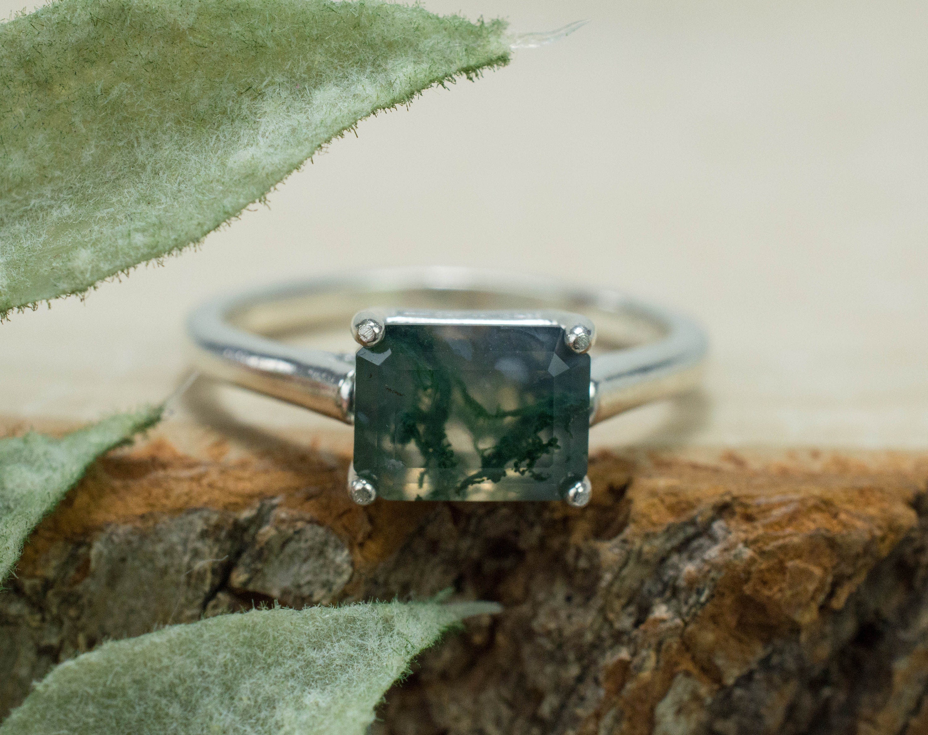 Green Moss Agate Ring; Natural Untreated India Moss Agate; 1.550cts