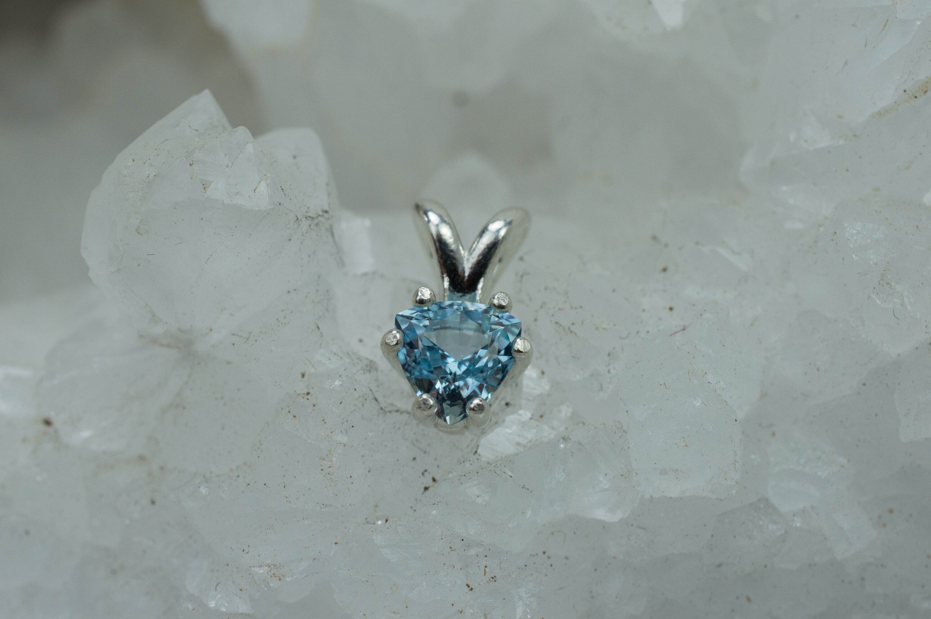 Aquamarine Pendant; Genuine Untreated Nigeria Aquamarine; 0.720cts