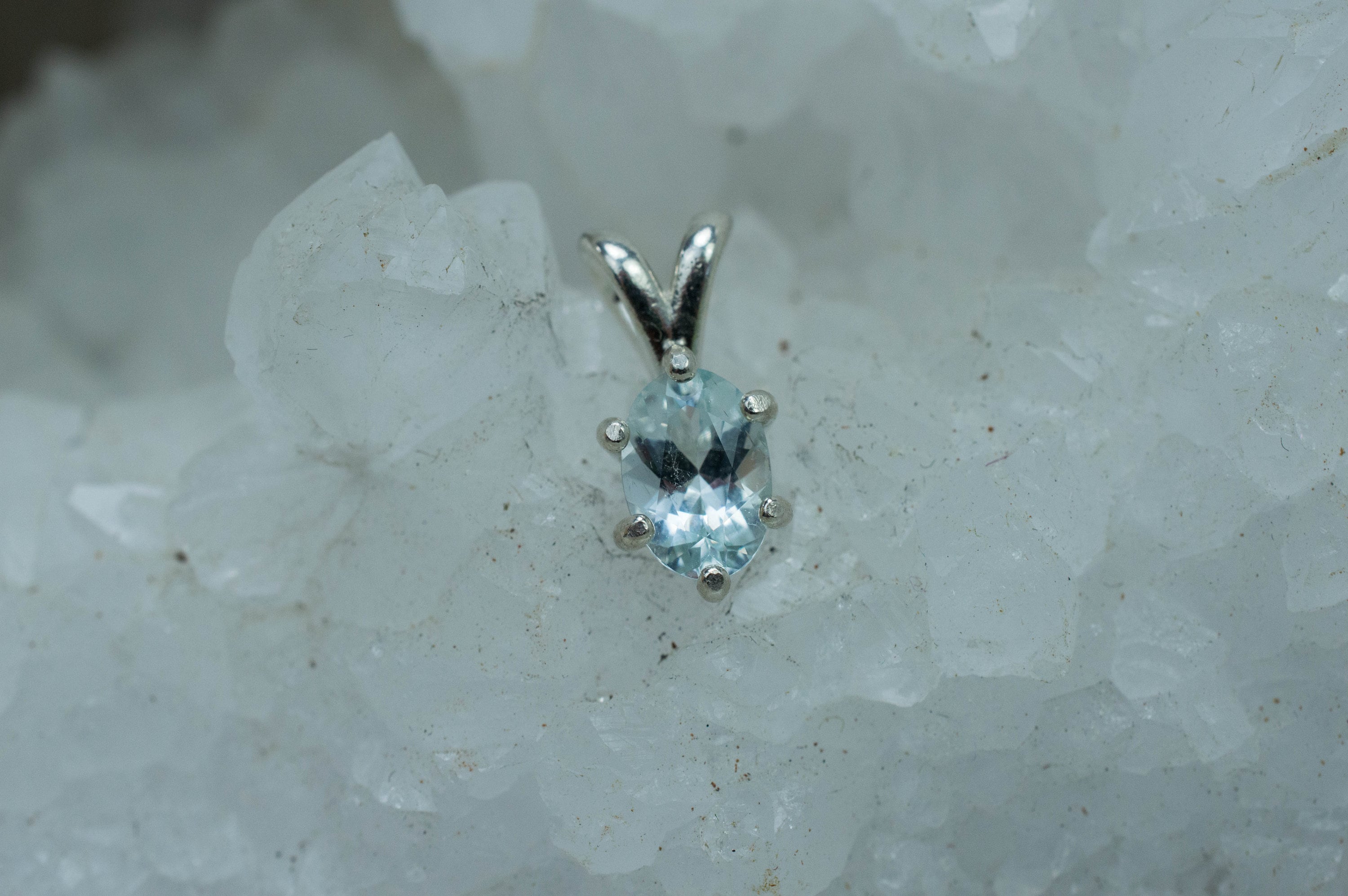 Aquamarine Pendant; Natural Untreated Colorado Aquamarine; 0.900cts