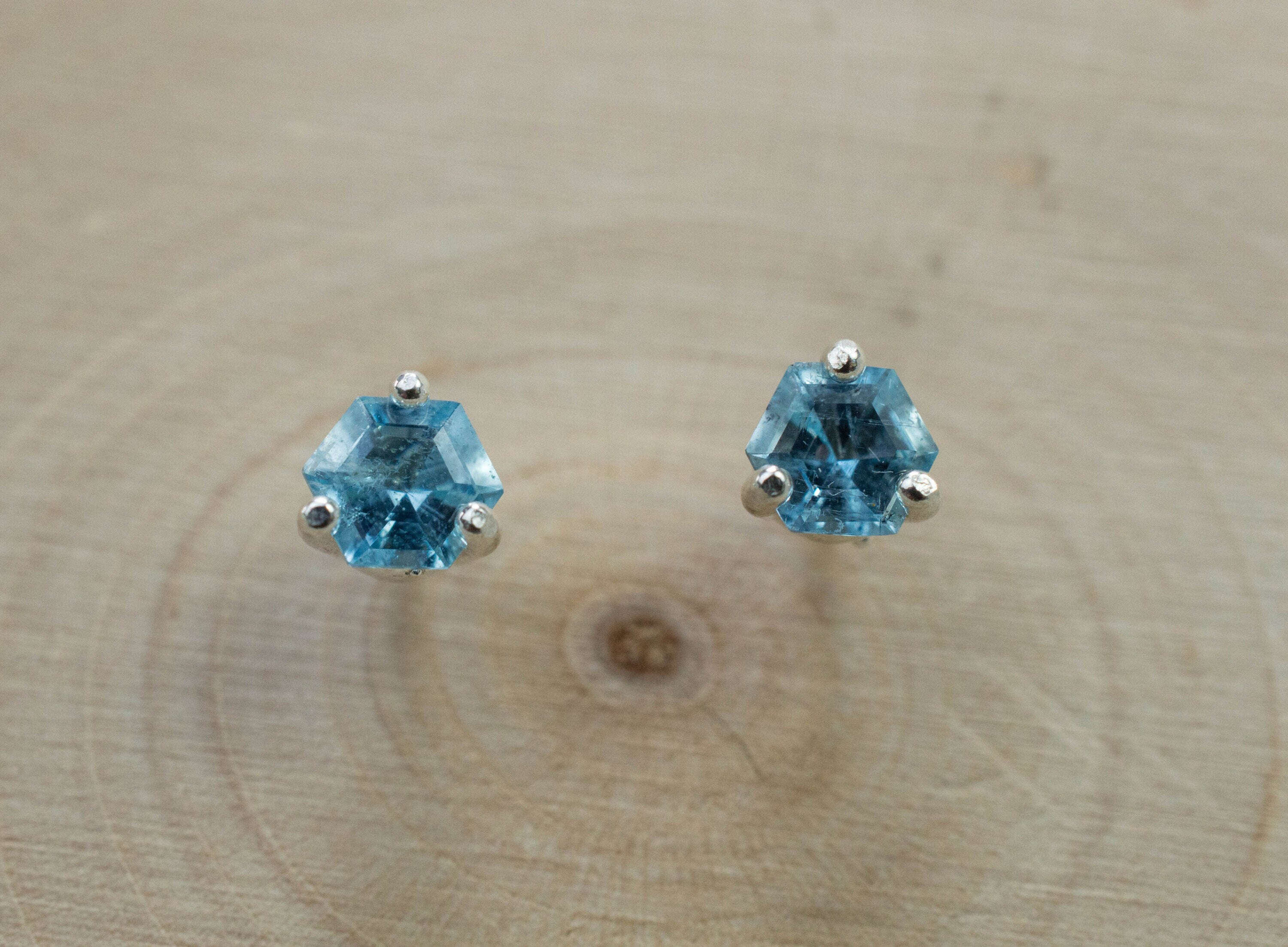 Aquamarine Earrings; Genuine Untreated Mozambique Aquamarine; 0.420cts