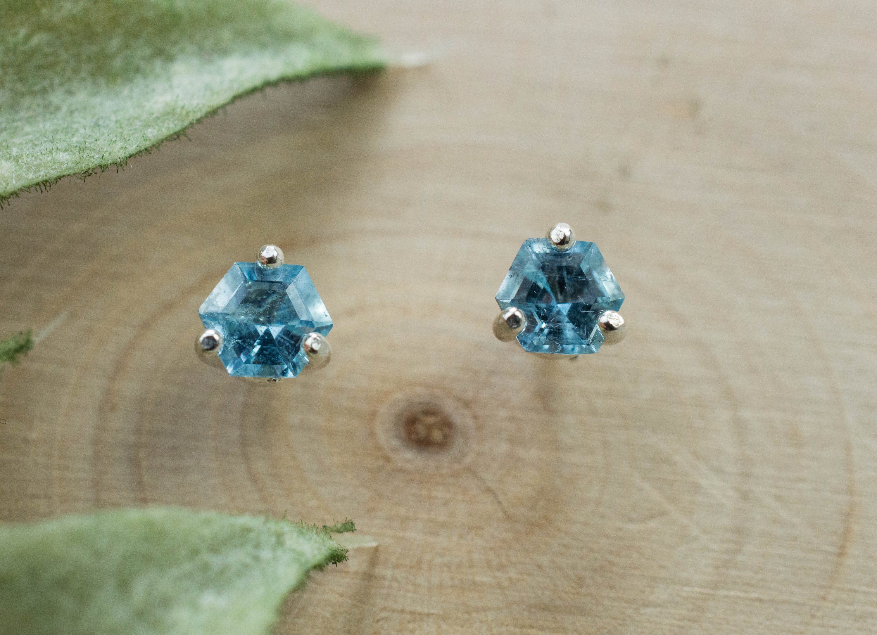 Aquamarine Earrings; Genuine Untreated Mozambique Aquamarine; 0.420cts