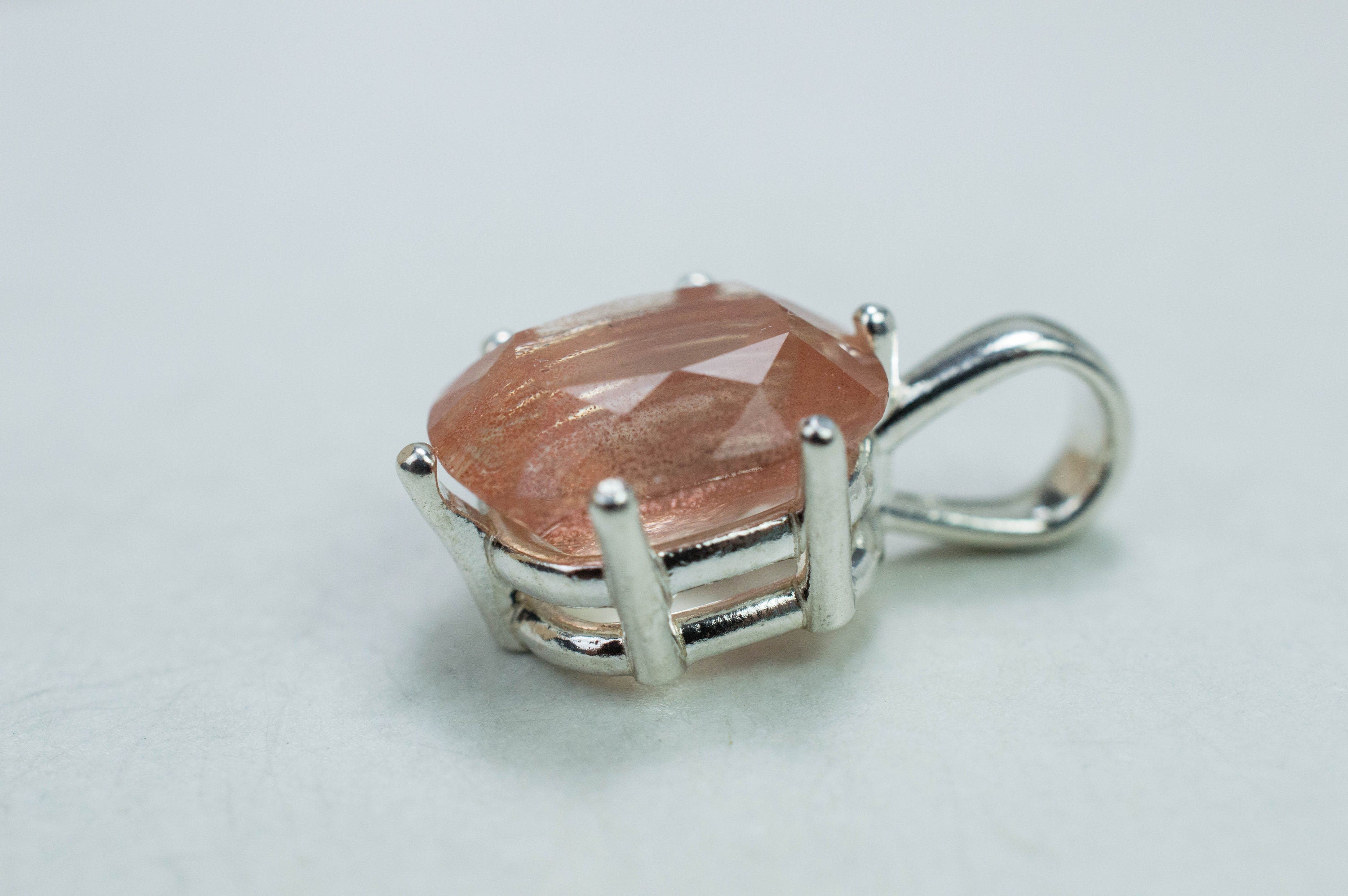 Oregon Sunstone Pendant, Natural Untreated USA Sunstone; 4.570cts