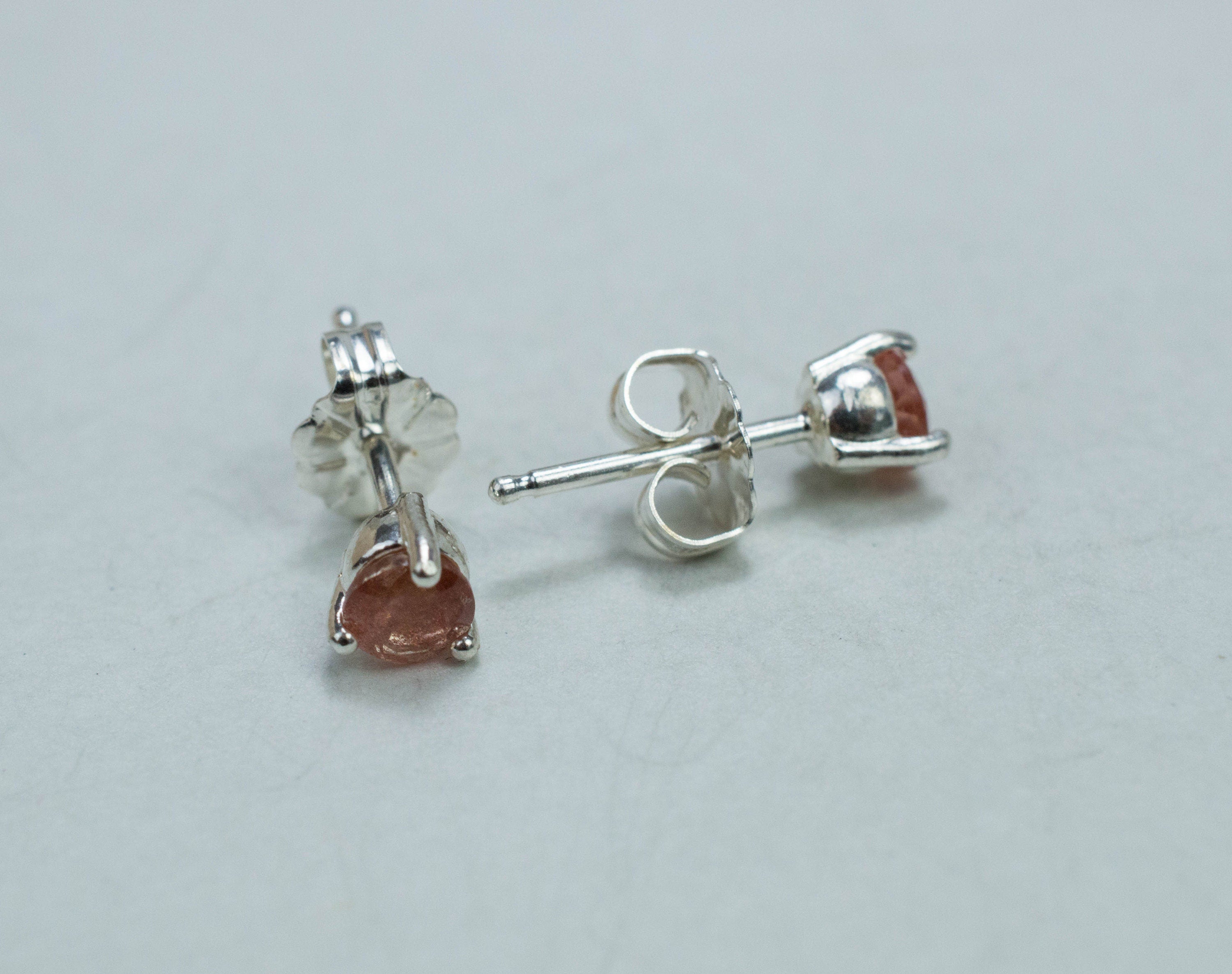 Oregon Sunstone Earrings; Natural Untreated USA Sunstone; 0.500cts