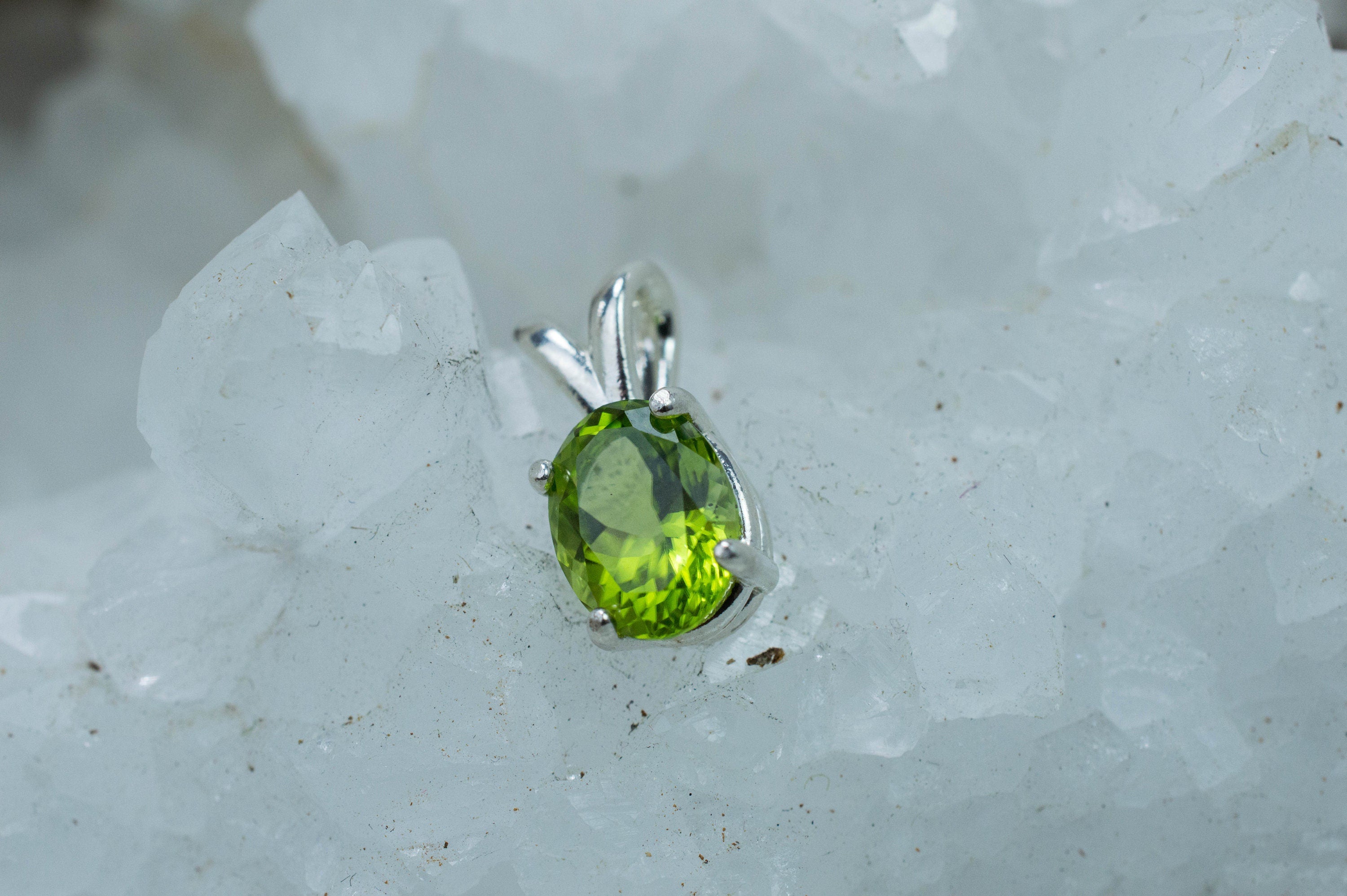 Peridot Pendant; Natural Untreated Tanzania Peridot; 1.935cts