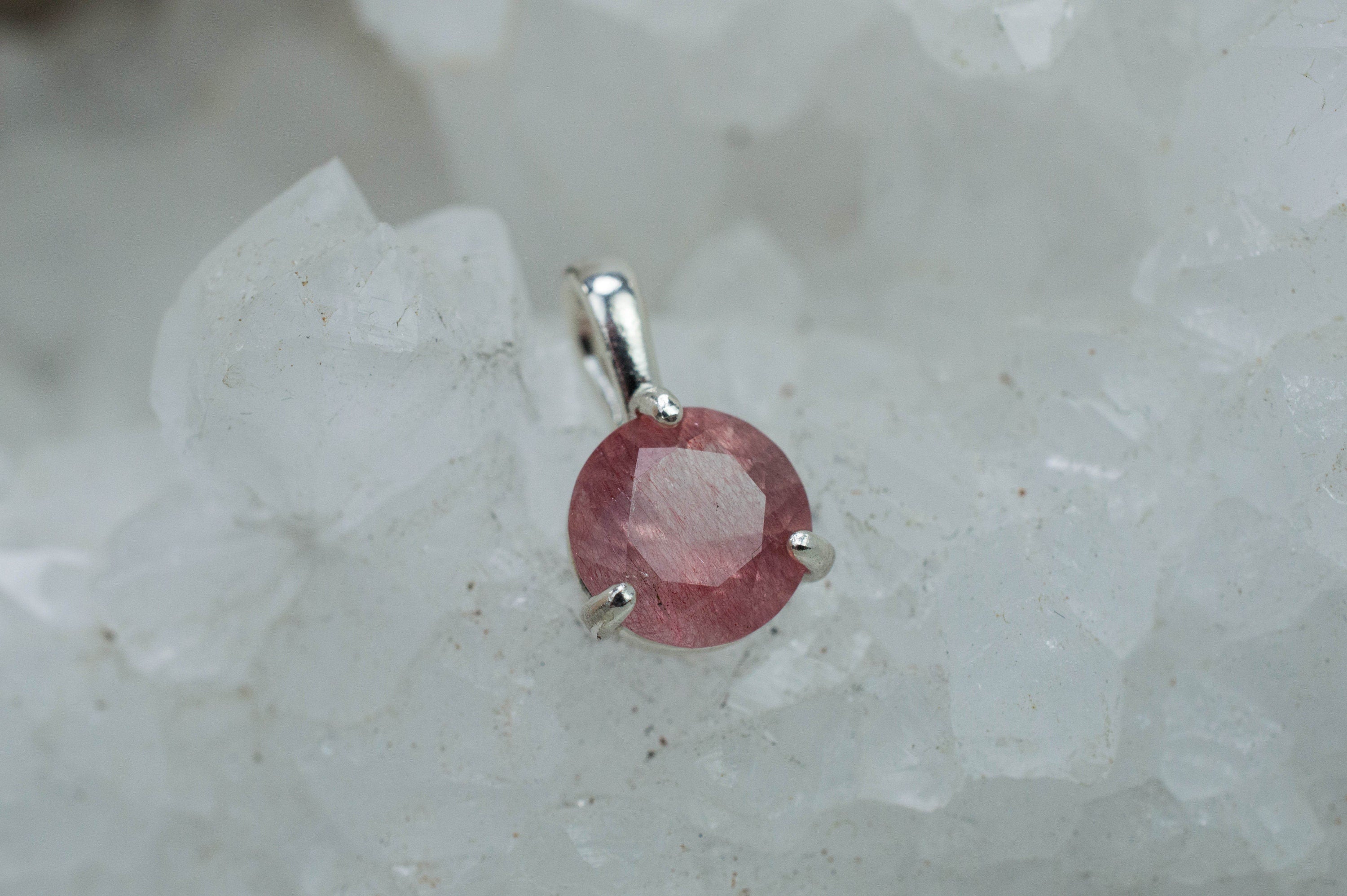 Strawberry Quartz Pendant; Natural Untreated Mexico Strawberry Quartz; 1.490cts