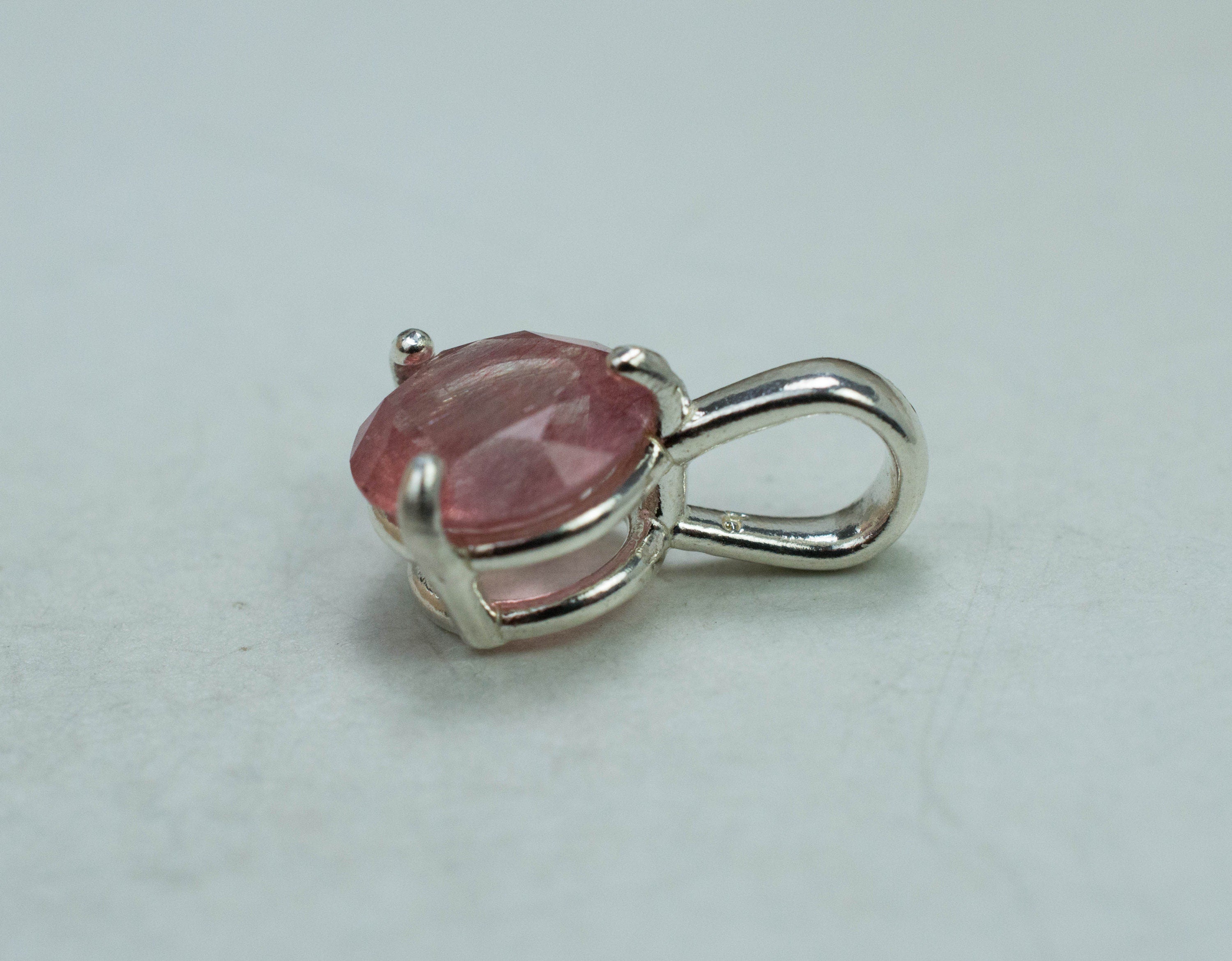 Strawberry Quartz Pendant; Natural Untreated Mexico Strawberry Quartz; 1.490cts