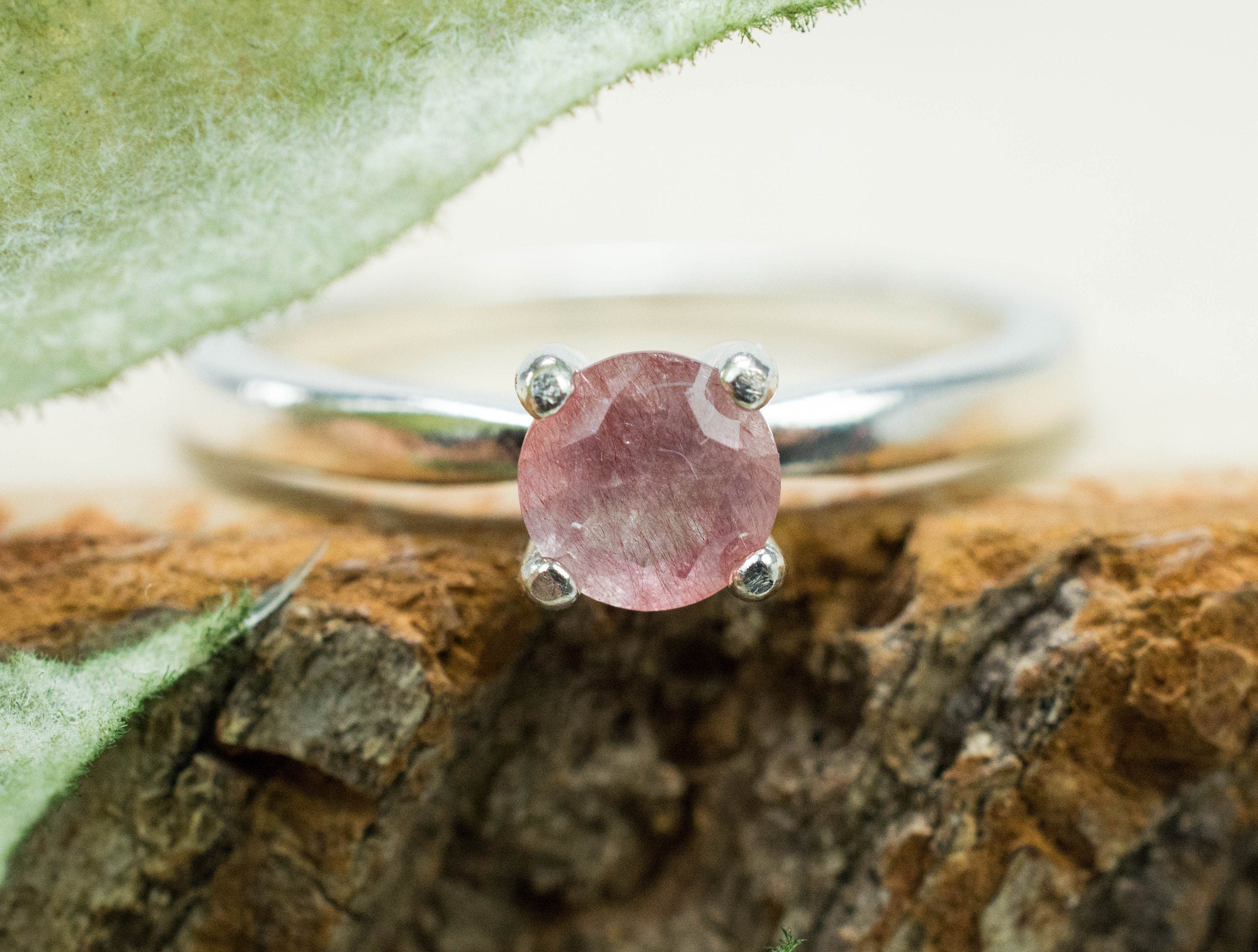 Strawberry Quartz Ring; Natural Untreated Mexico Quartz; 0.395cts