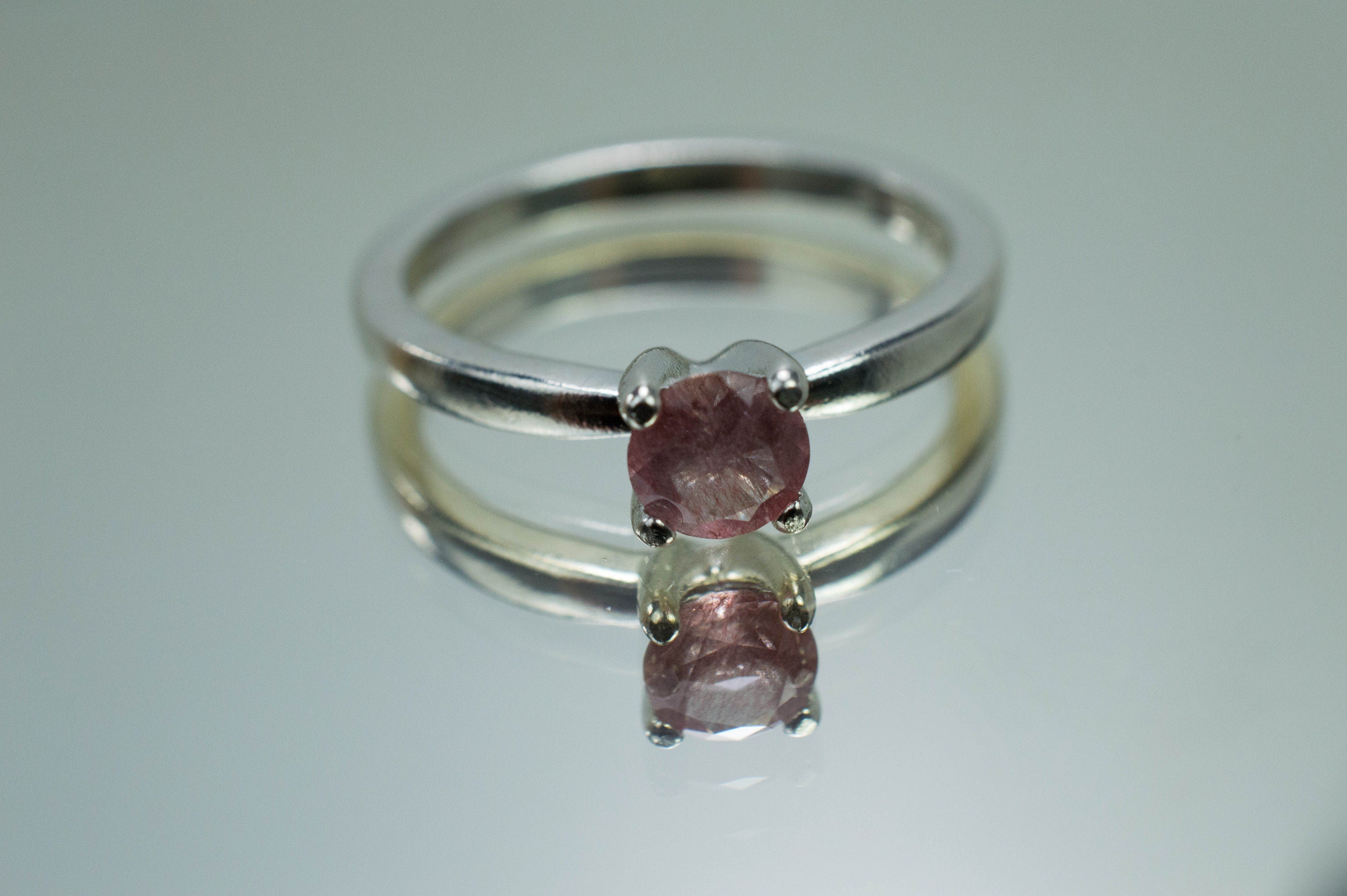 Strawberry Quartz Ring; Natural Untreated Mexico Quartz; 0.395cts