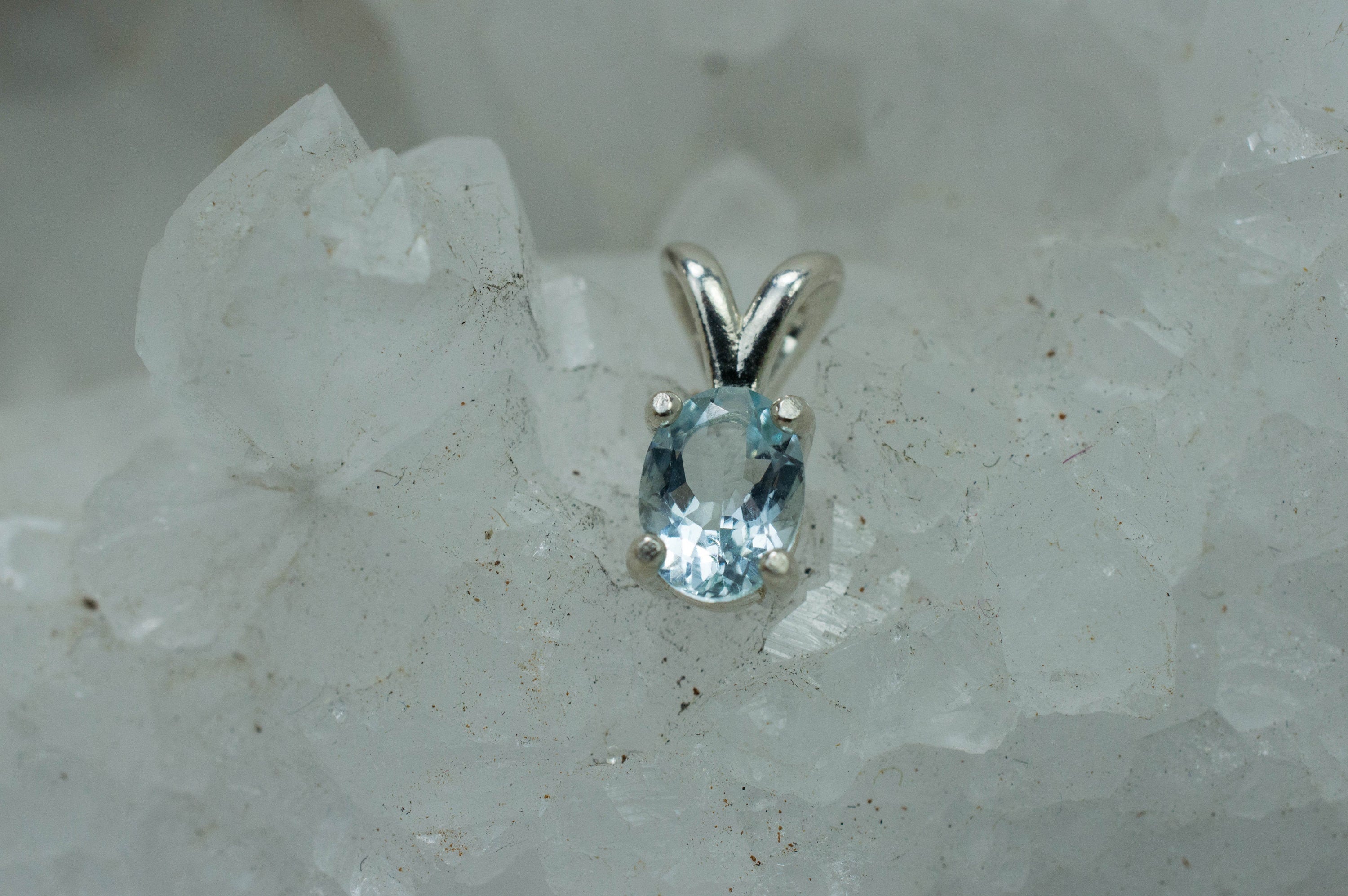 Aquamarine Pendant; Natural Untreated Brazil Aquamarine; 0.615cts