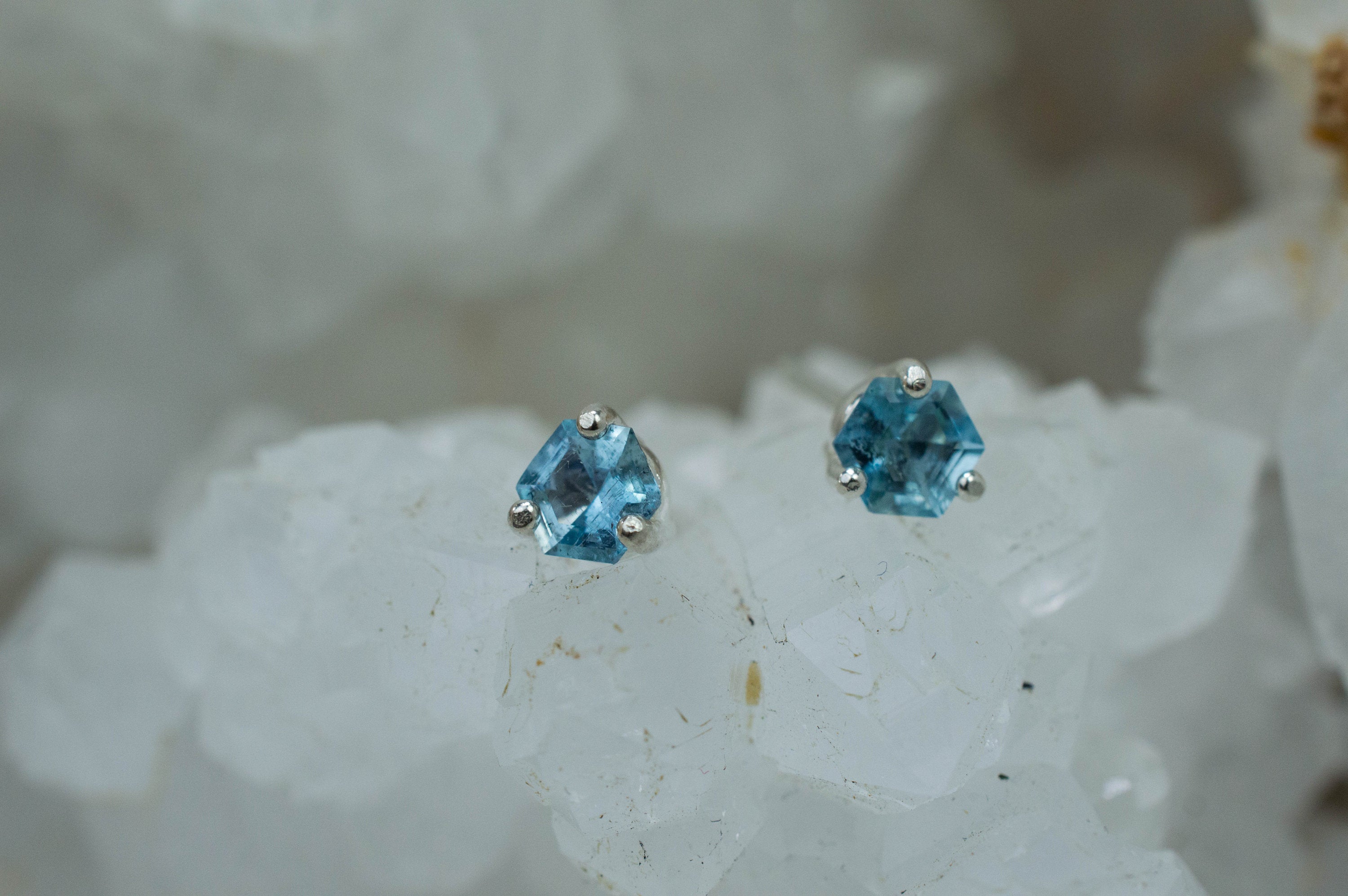 Aquamarine Earrings; Genuine Untreated Mozambique Aquamarine; 0.420cts