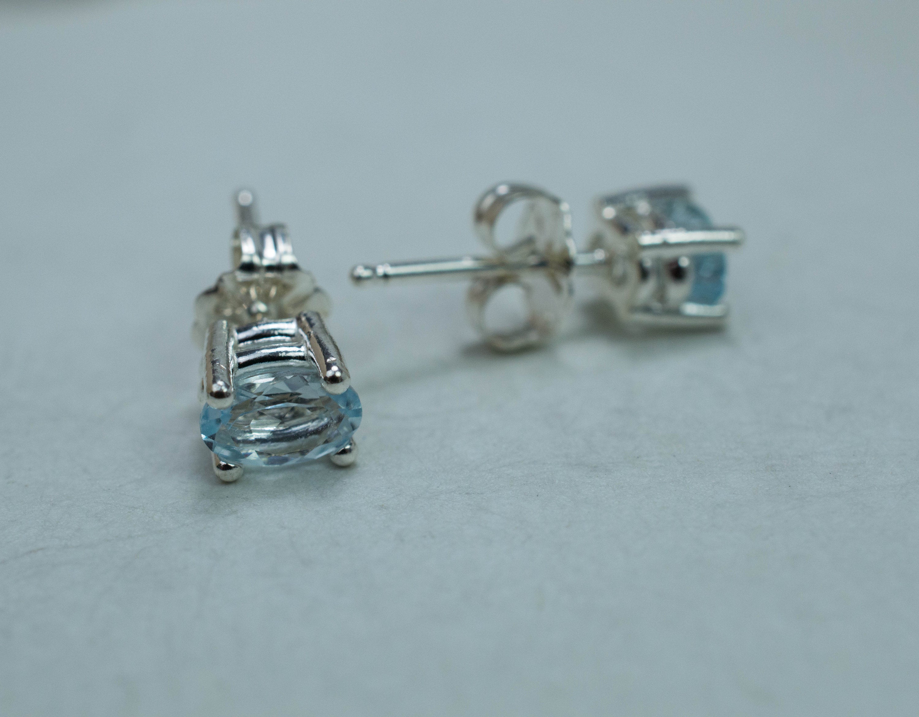 Aquamarine Earrings; Natural Untreated Brazilian Aquamarine; 0.725cts