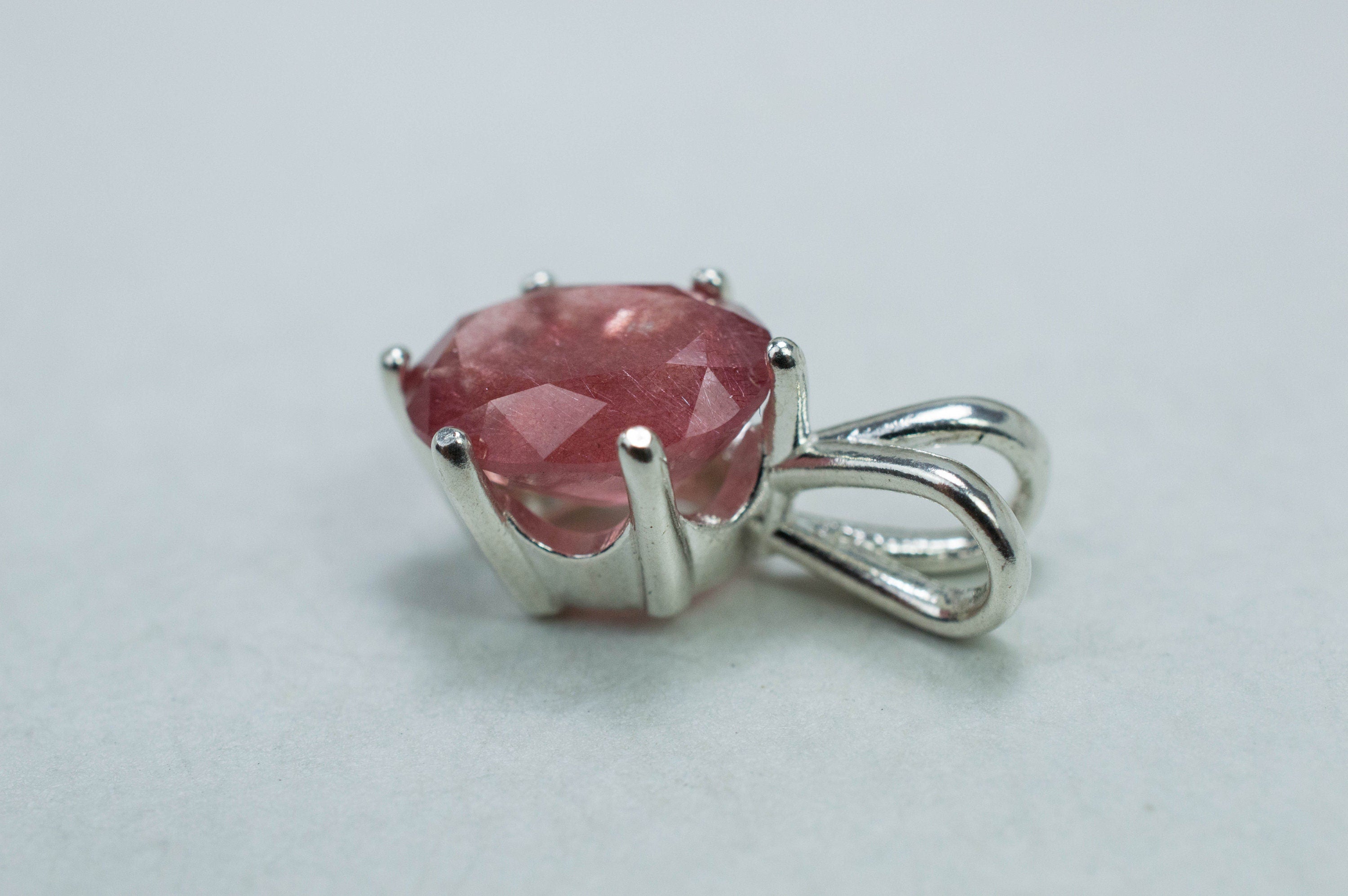 Strawberry Quartz Pendant; Natural Untreated Mexico Strawberry Quartz; 2.560cts