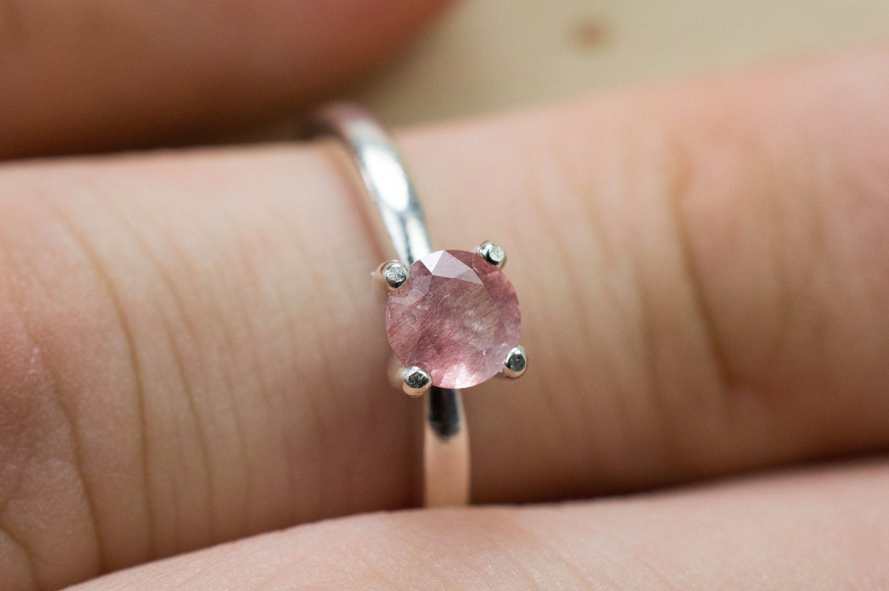 Strawberry Quartz Ring; Natural Untreated Mexico Quartz; 0.395cts