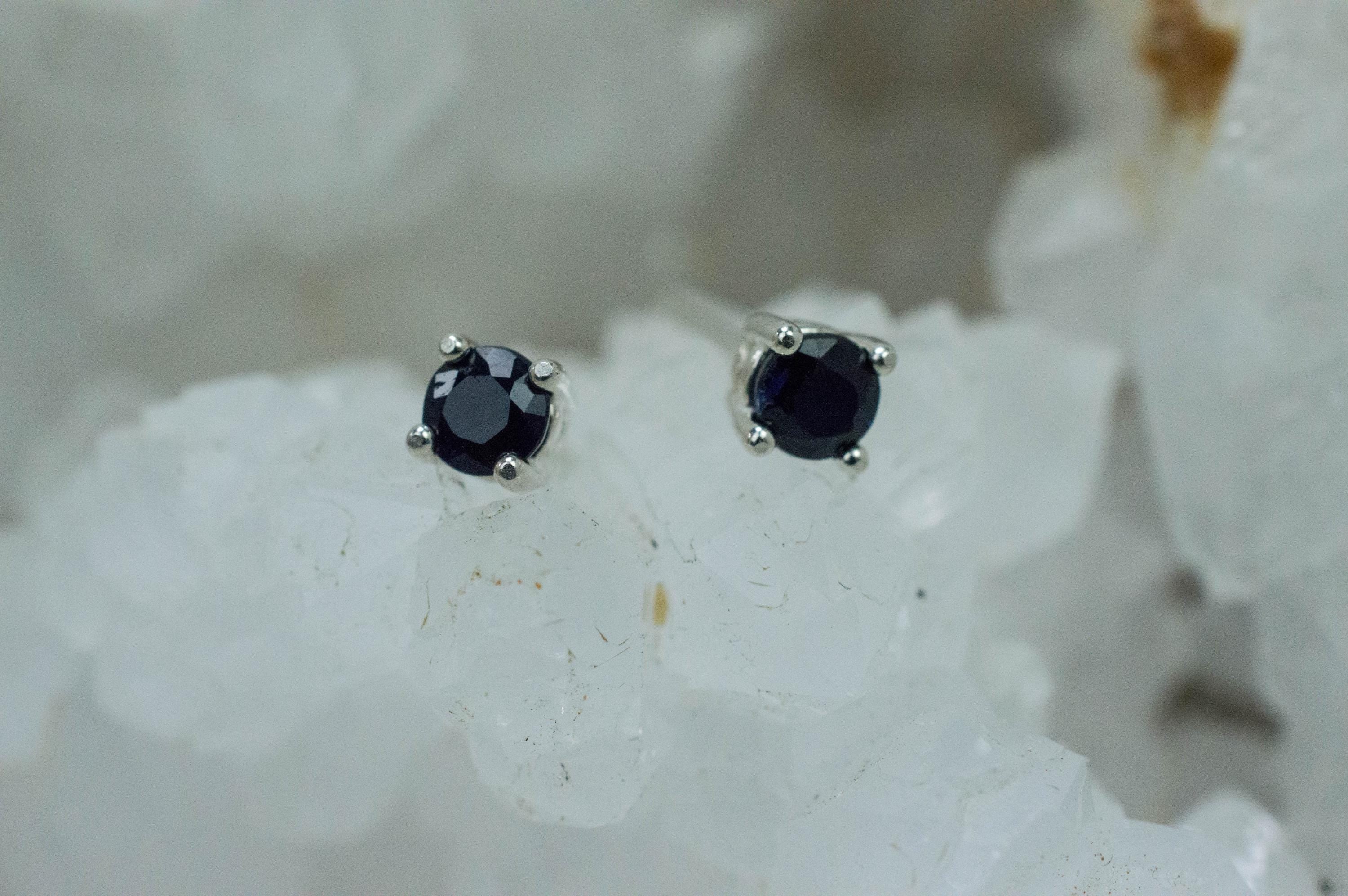 Blue Sapphire Earrings, Natural India Sapphire; 0.650cts