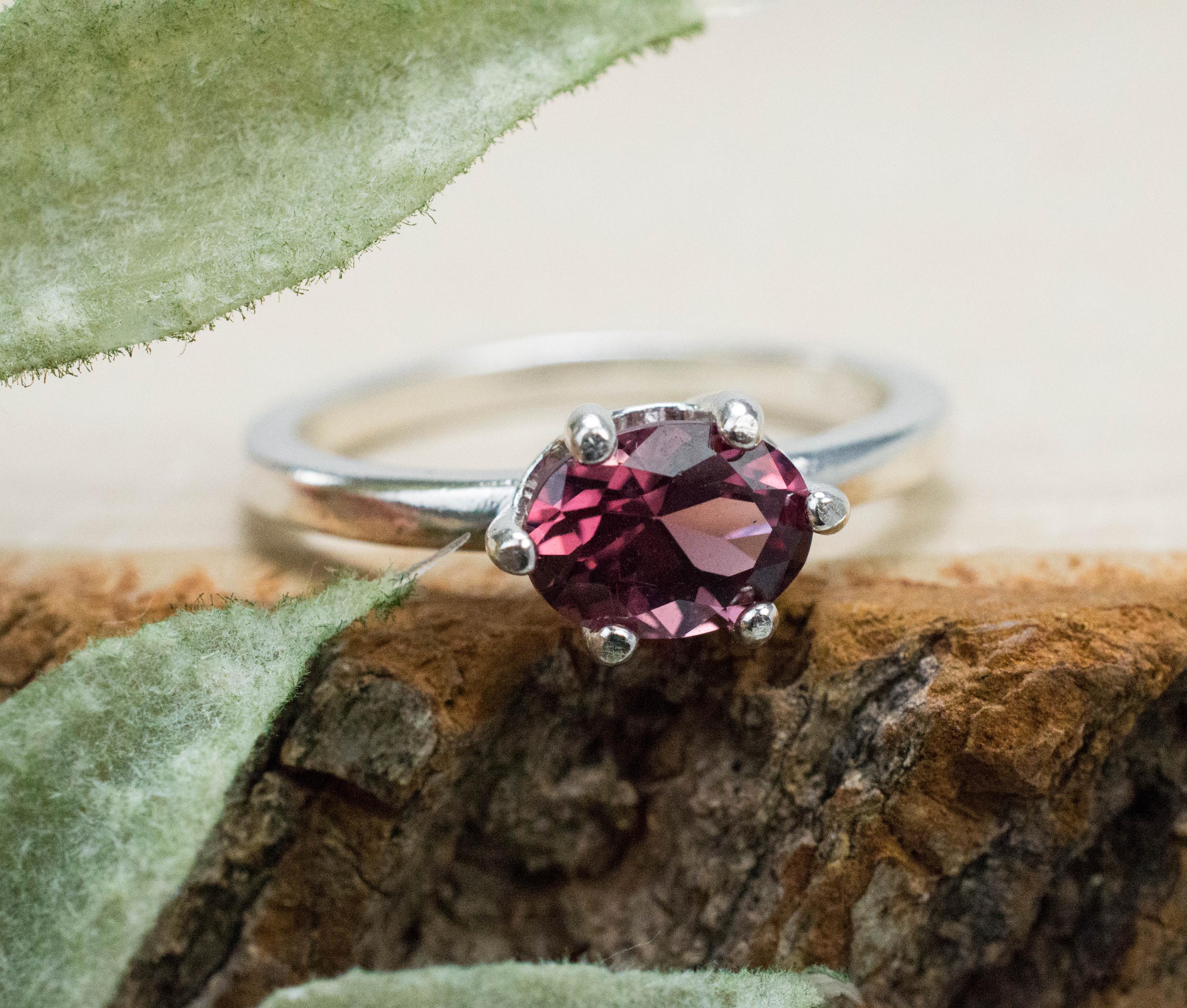 Rhodolite Garnet Ring; Natural Untreated Tanzanian Garnet; 1.360cts