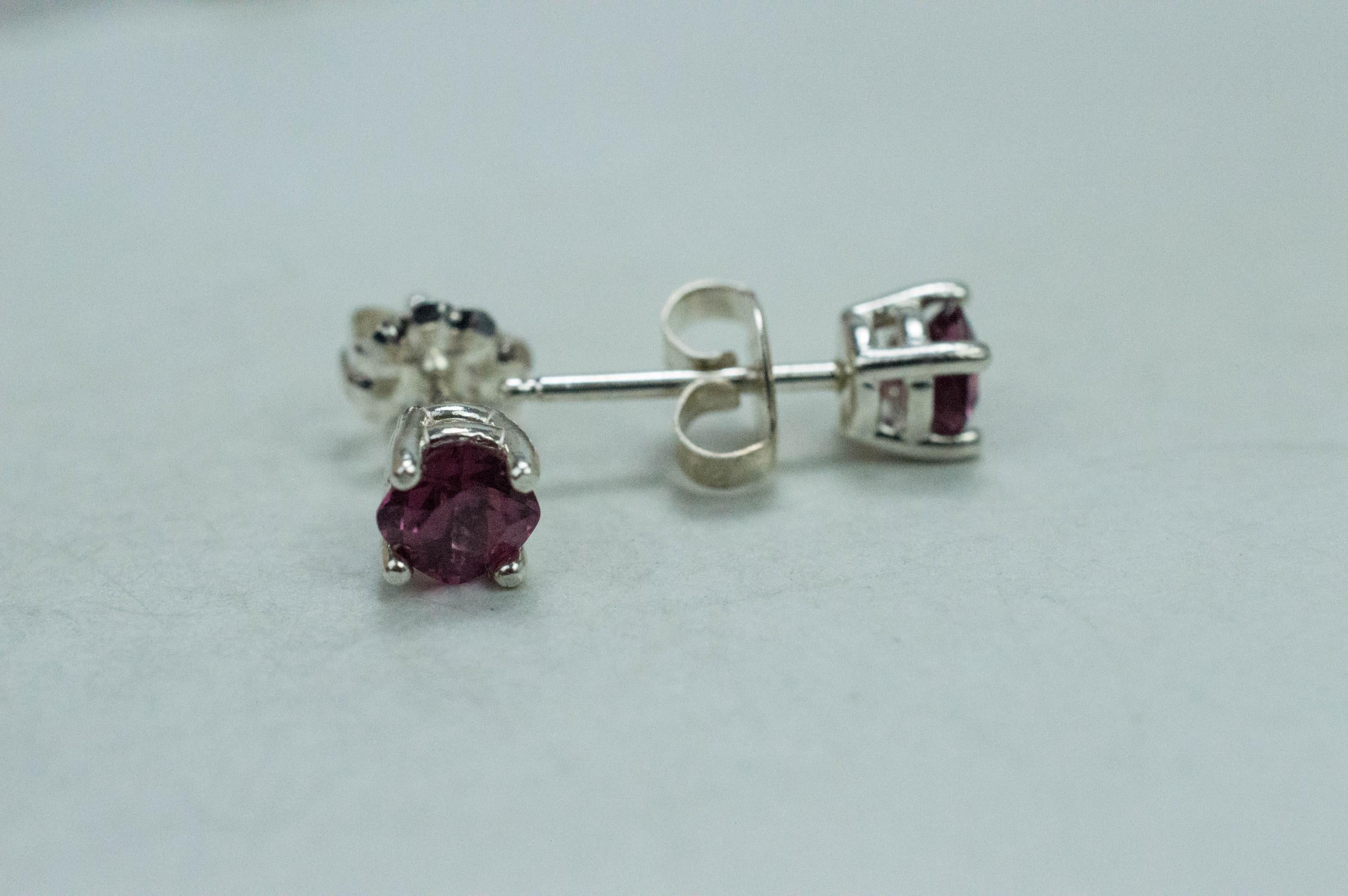 Rhodolite Garnet Earrings, Genuine Untreated Tanzanian Garnet; 0.870cts