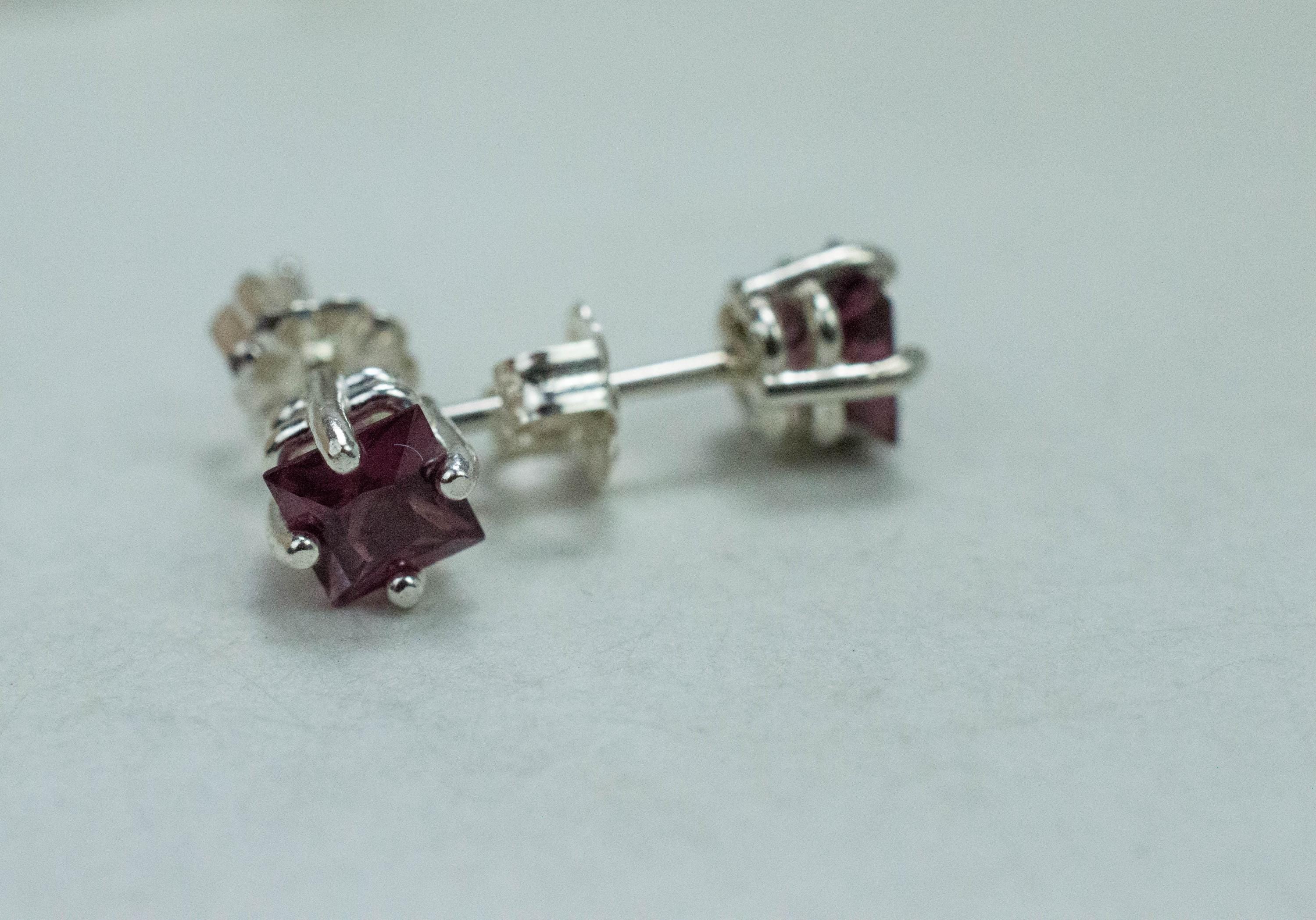 Rhodolite Garnet Earrings, Genuine Untreated Tanzanian Garnet; 1.260cts