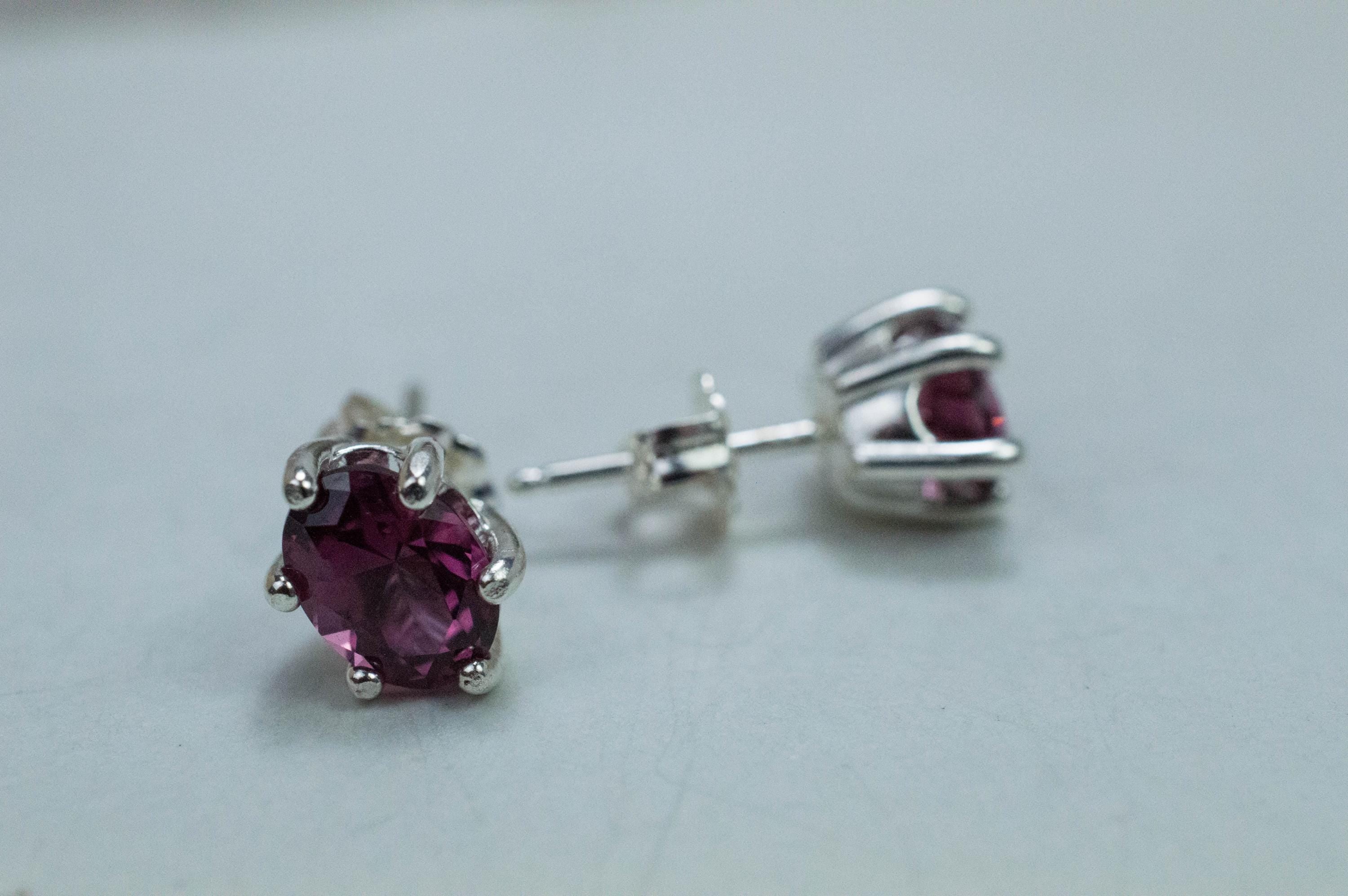 Rhodolite Garnet Earrings, Genuine Untreated Tanzanian Garnet; 2.445cts