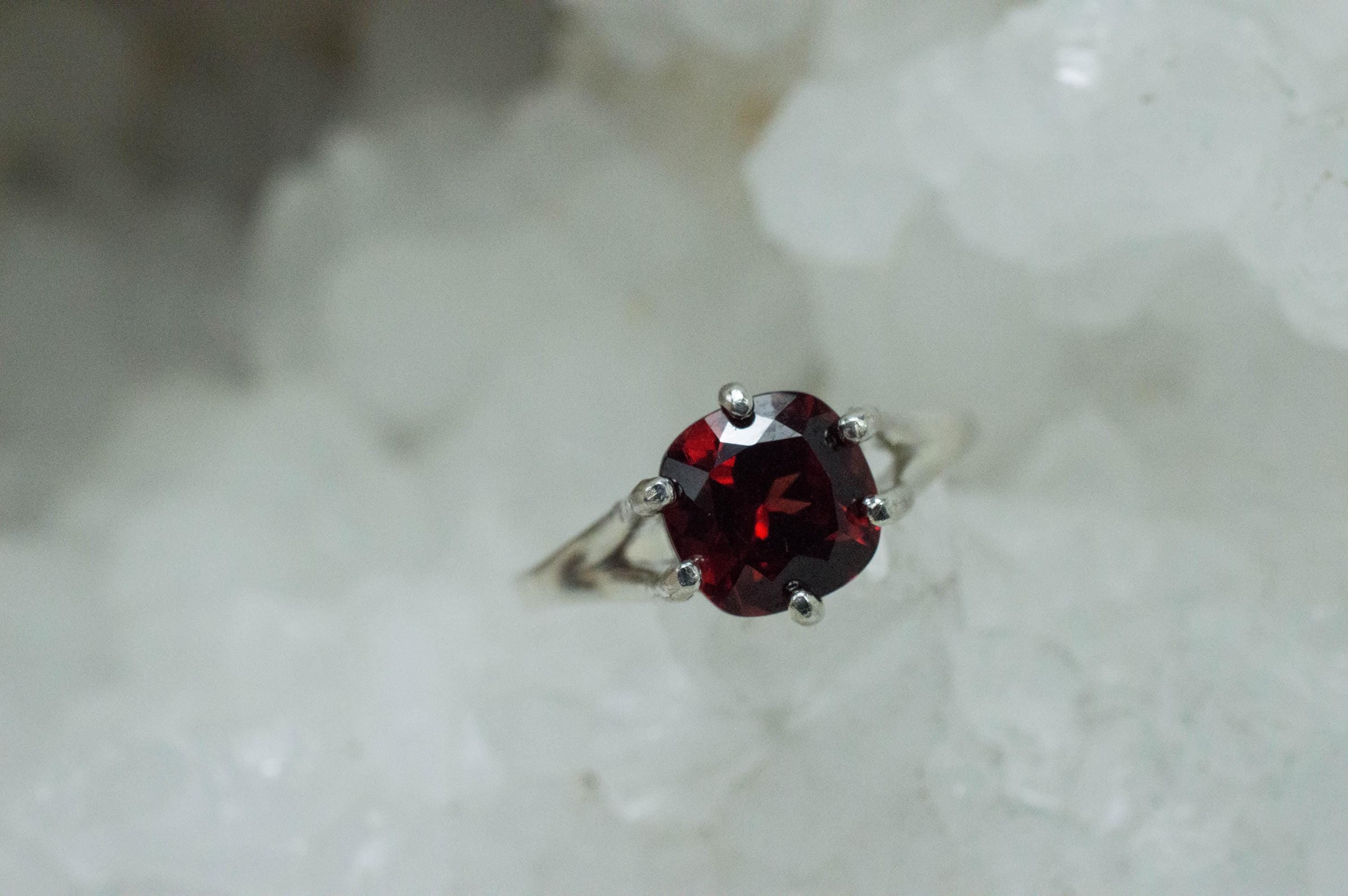 Pyrope Garnet Ring; Natural Untreated Madagascan Garnet; 2.570cts