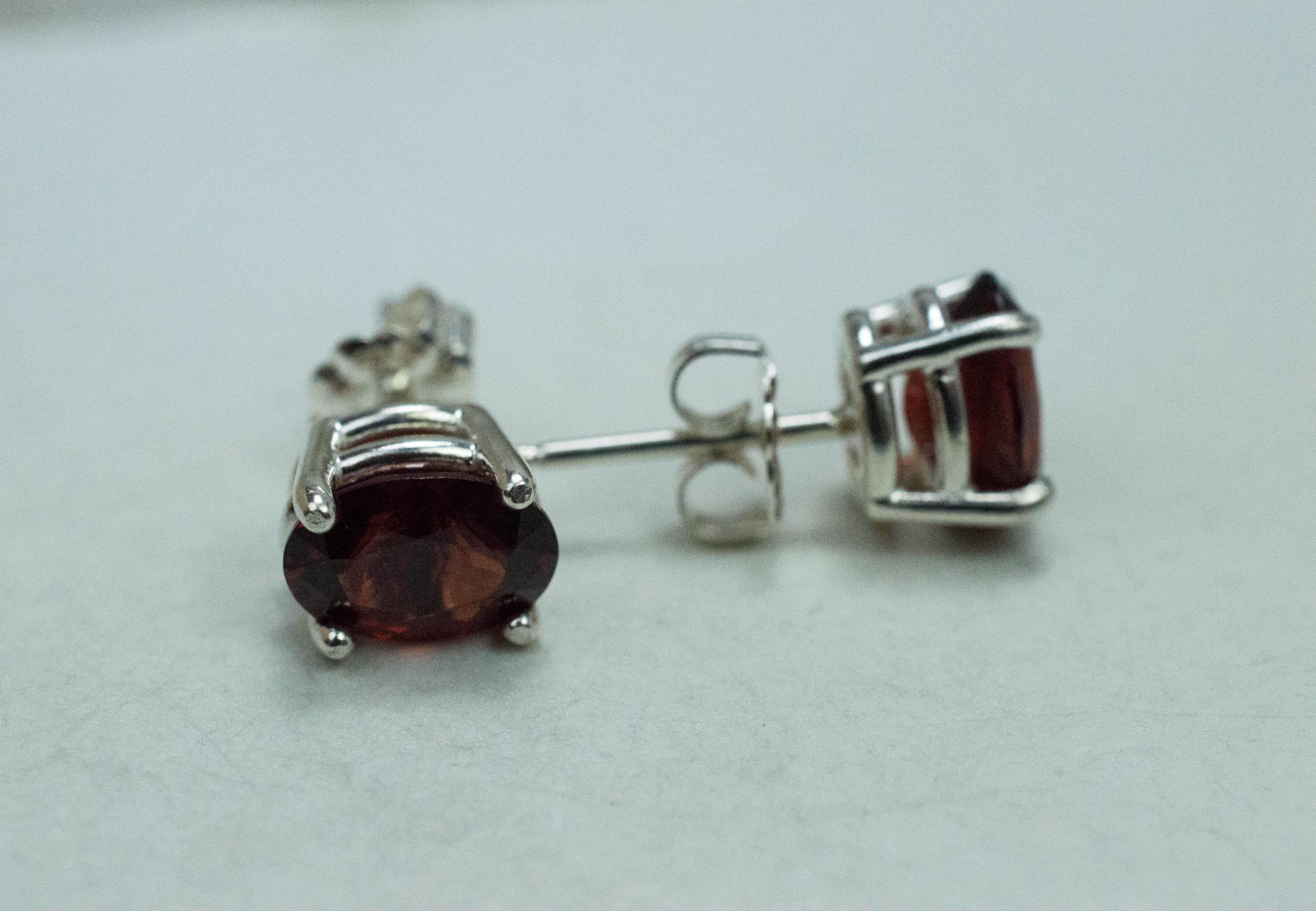 Pyrope Garnet Earrings; Genuine Untreated Madagascar Garnet; 2.935cts