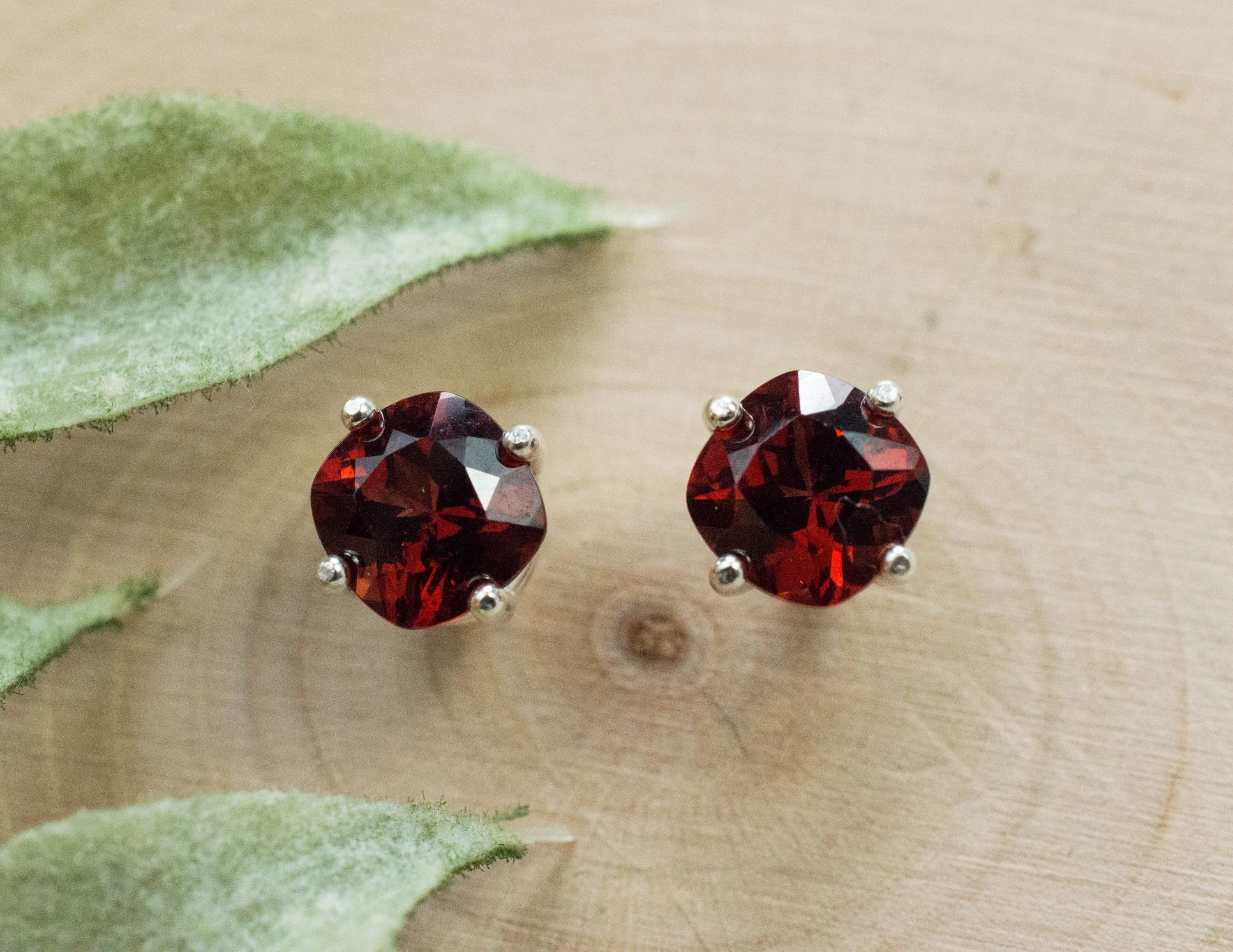 Pyrope Garnet Earrings; Genuine Untreated Madagascar Garnet; 2.320cts