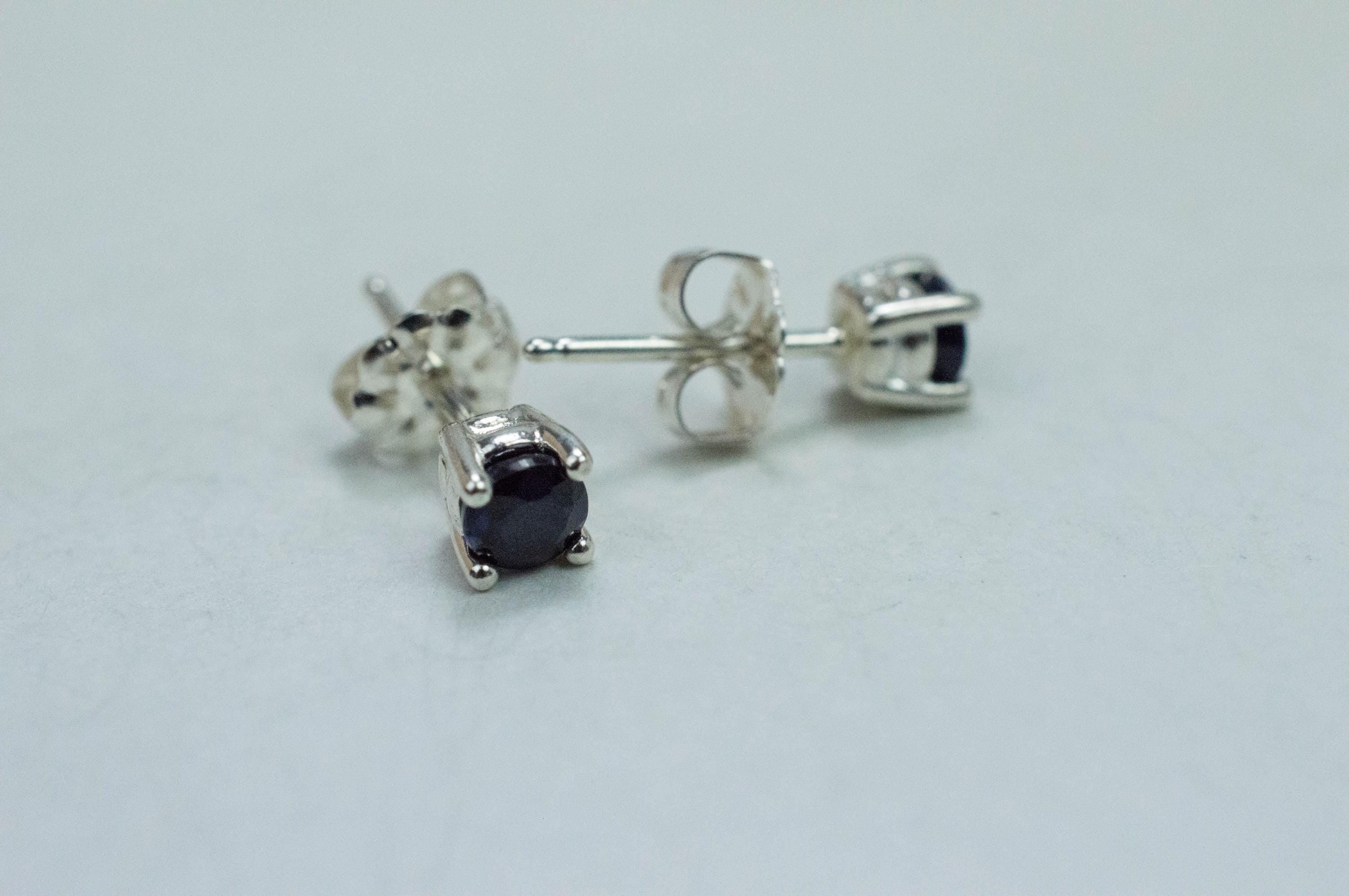 Blue Sapphire Earrings, Natural India Sapphire; 0.650cts