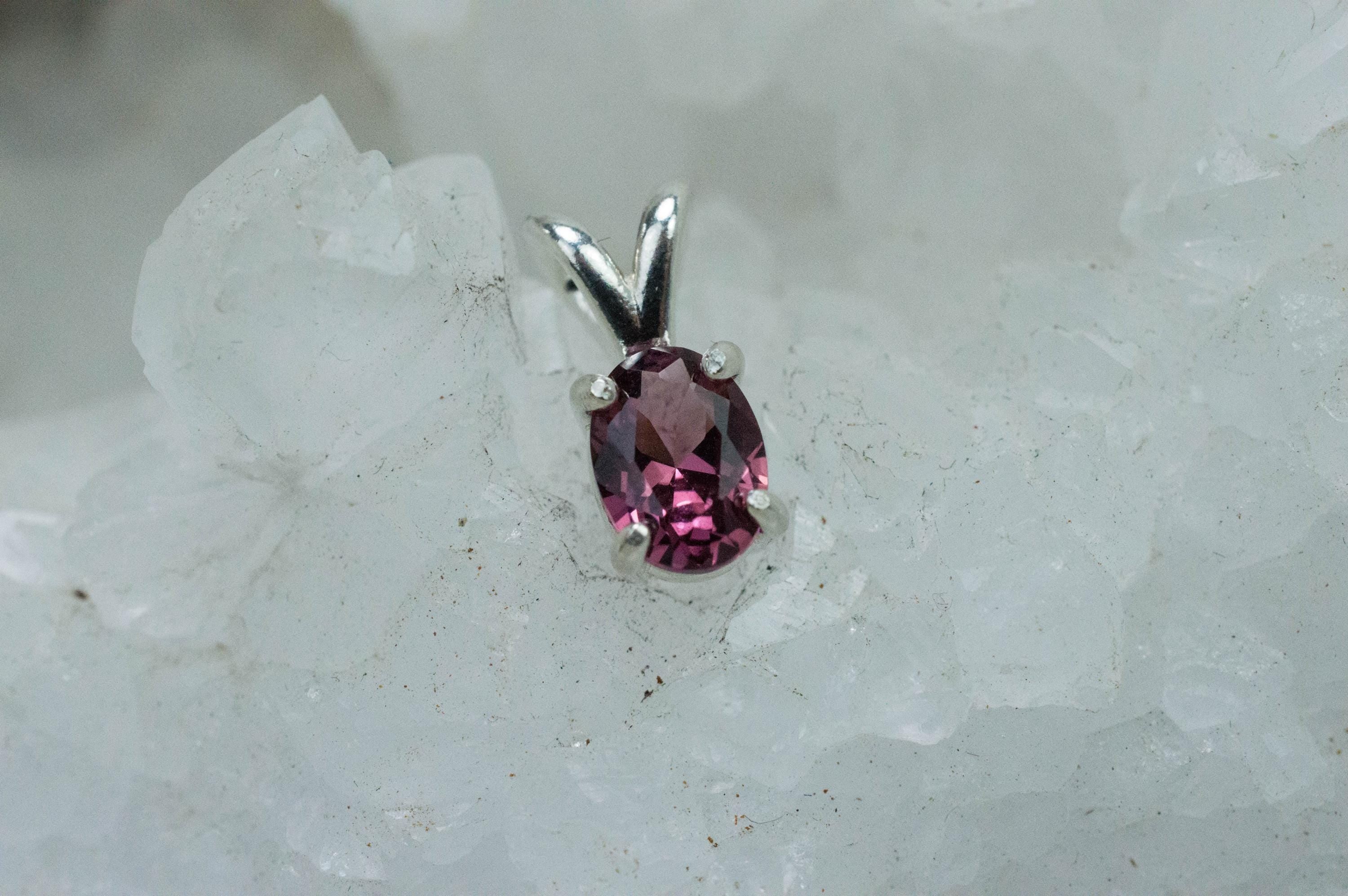 Rhodolite Garnet Pendant; Natural Untreated Tanzanian Garnet; 1.140cts