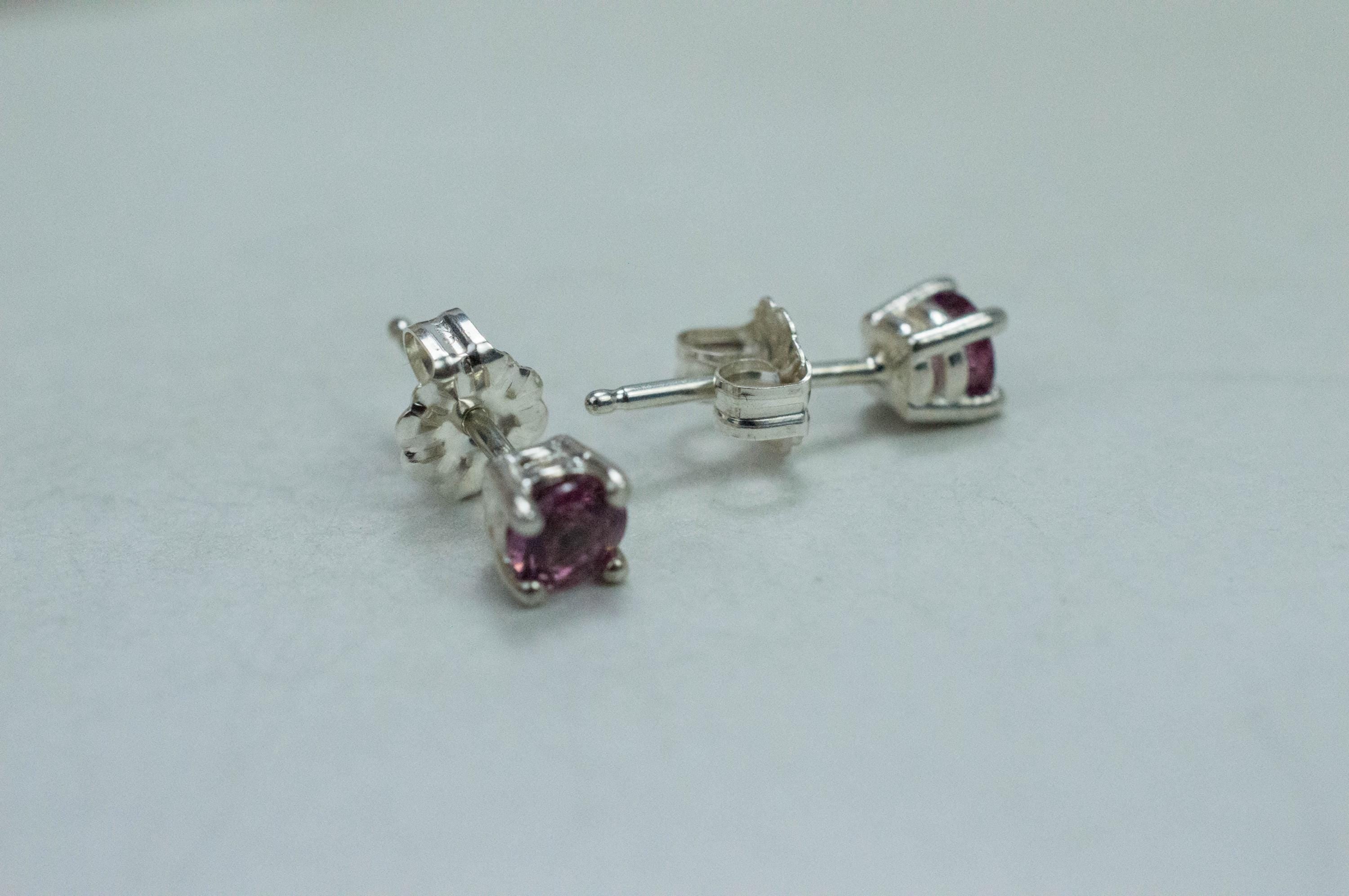 Rhodolite Garnet Earrings, Genuine Untreated Tanzanian Garnet; 0.550cts