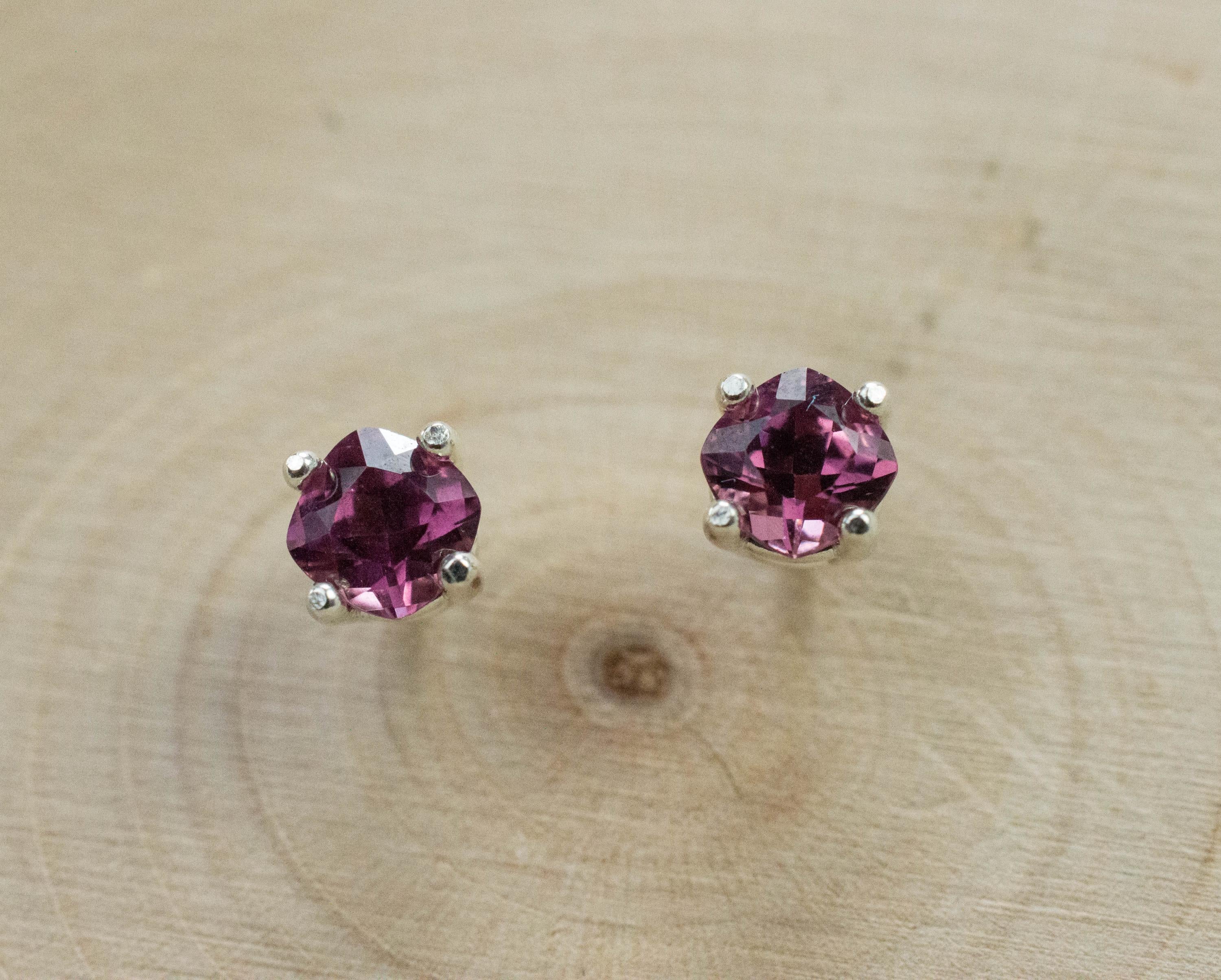 Rhodolite Garnet Earrings, Genuine Untreated Tanzanian Garnet; 0.870cts