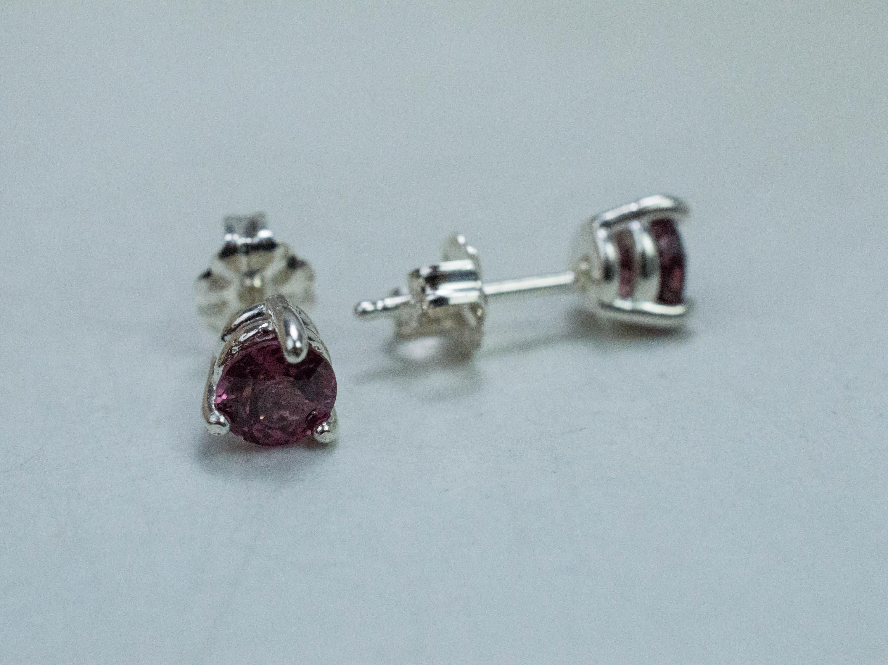 Rhodolite Garnet Earrings, Genuine Untreated Tanzanian Garnet; 1.195cts