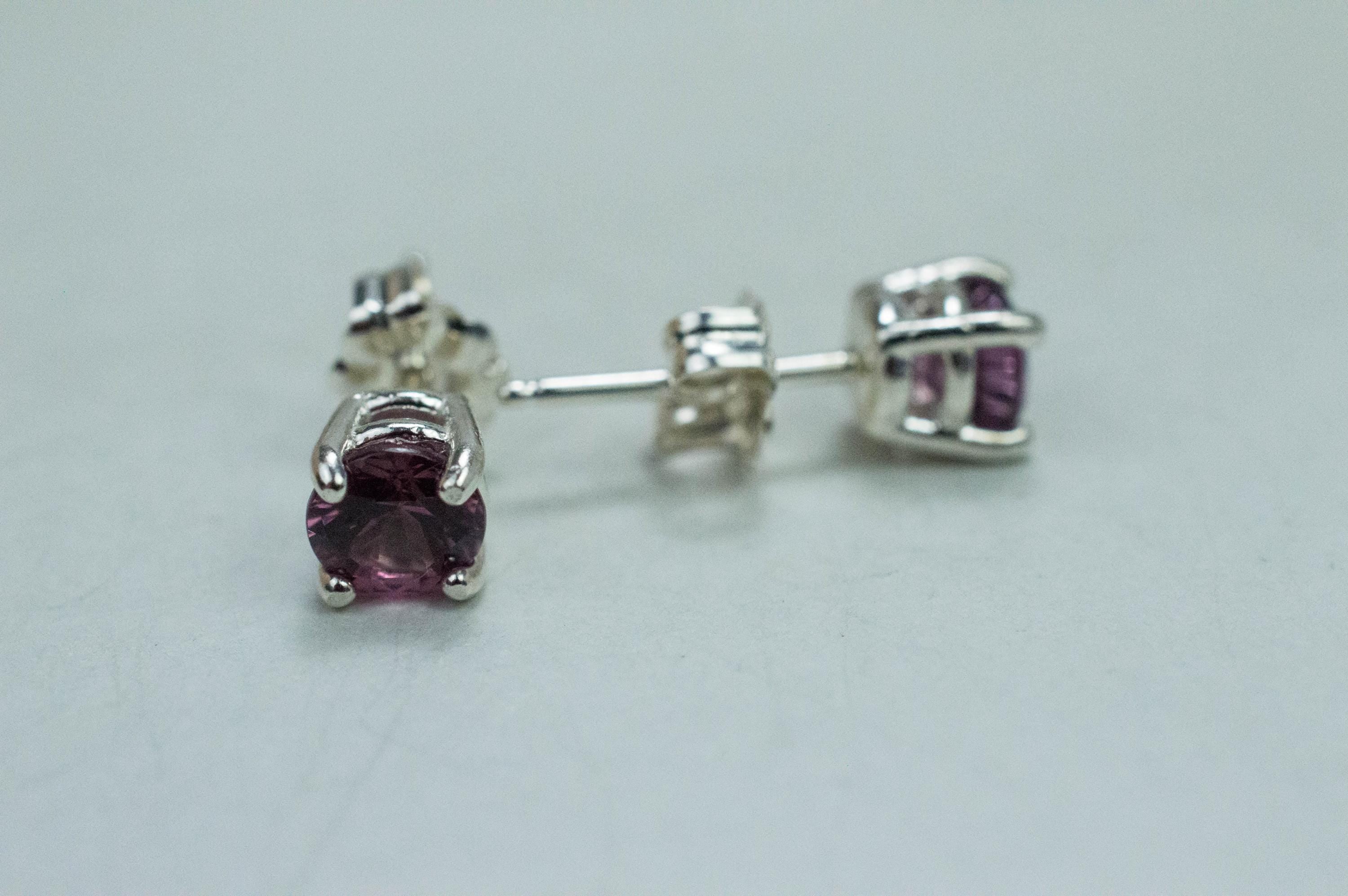 Rhodolite Garnet Earrings, Genuine Untreated Tanzanian Garnet; 1.240cts