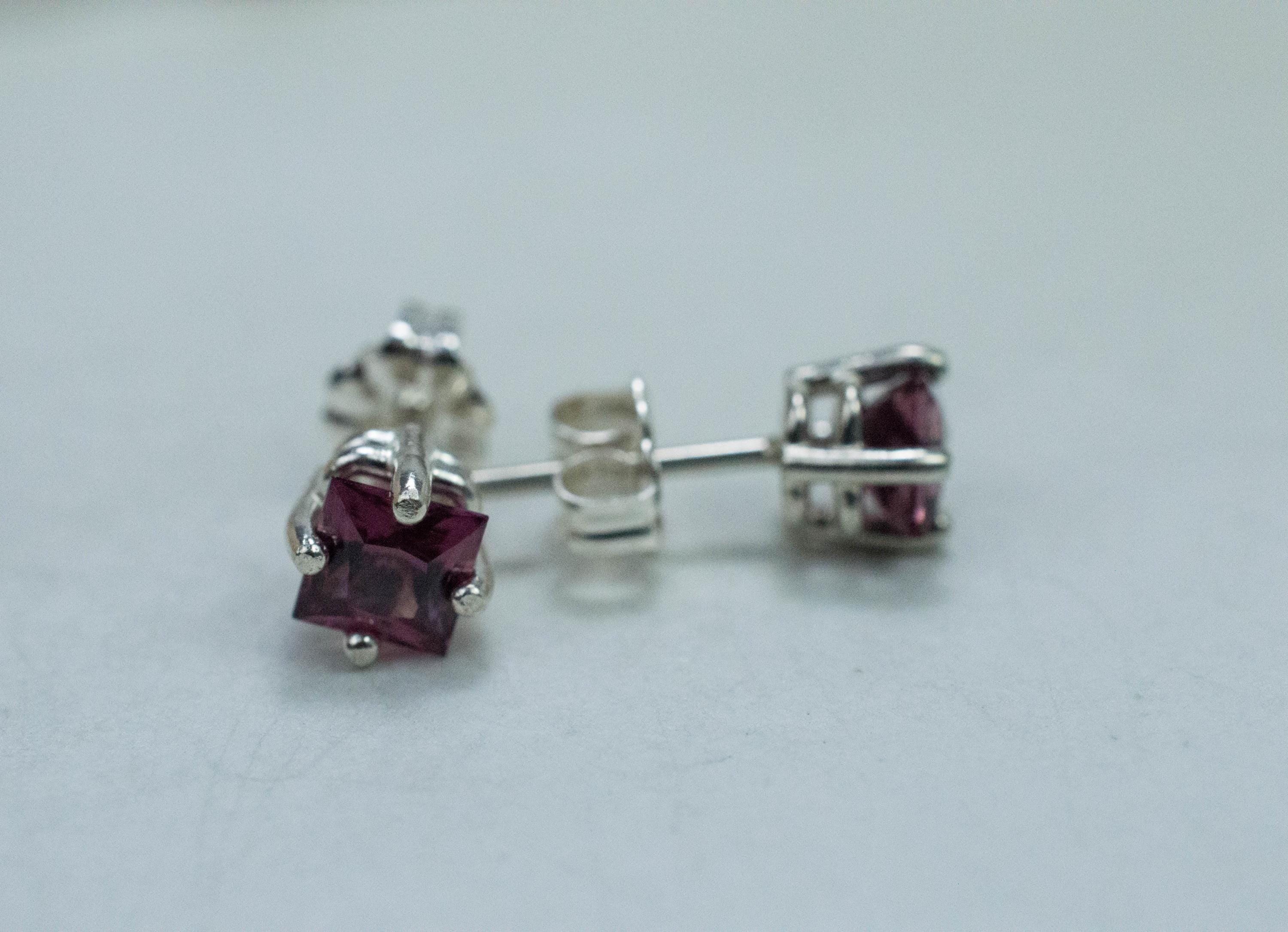 Rhodolite Garnet Earrings, Genuine Untreated Tanzanian Garnet; 1.375cts