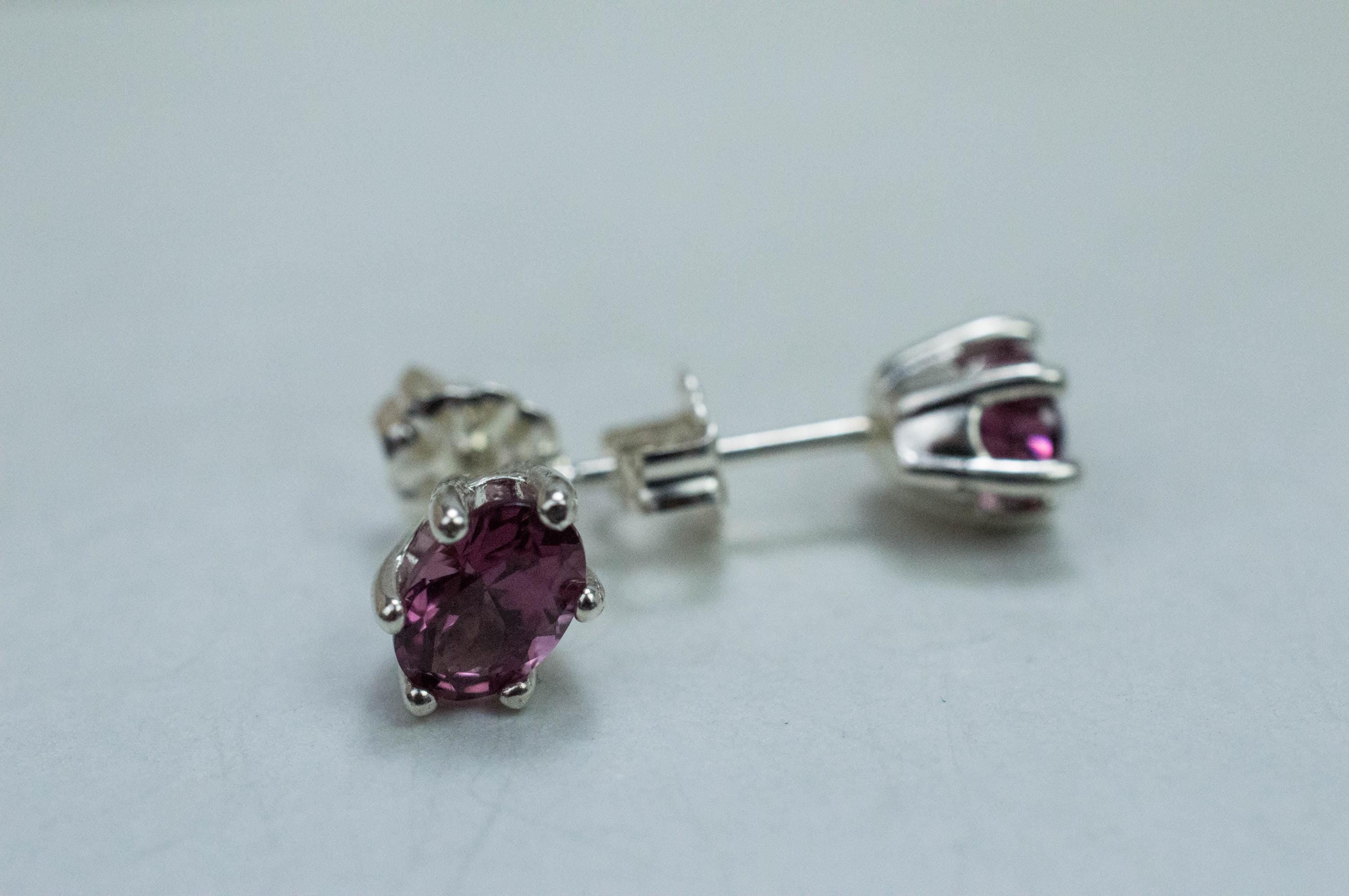 Rhodolite Garnet Earrings, Genuine Untreated Tanzanian Garnet; 1.545cts