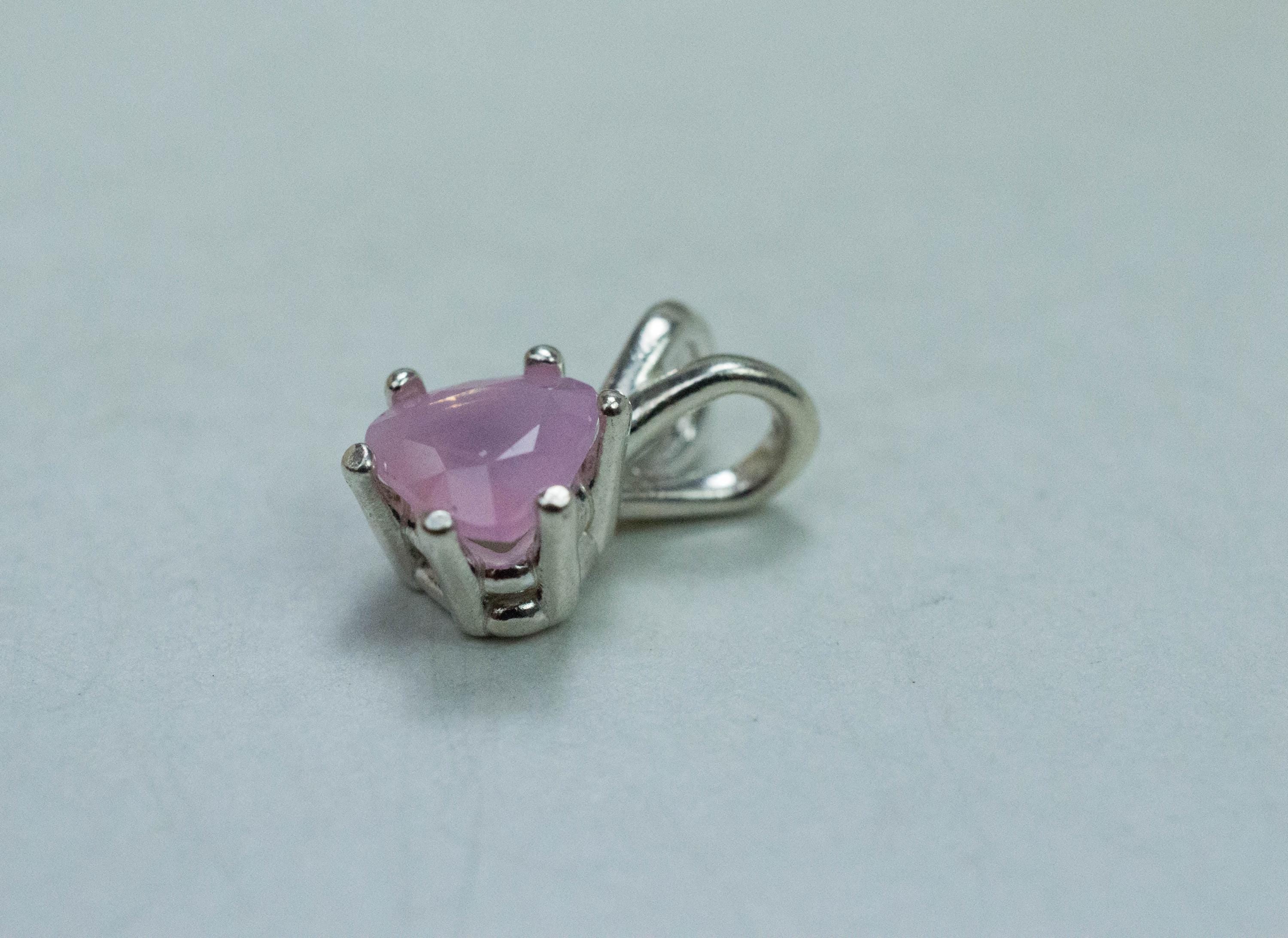 Pink Sapphire Pendant; Natural Untreated Vietnam Sapphire; 1.045cts