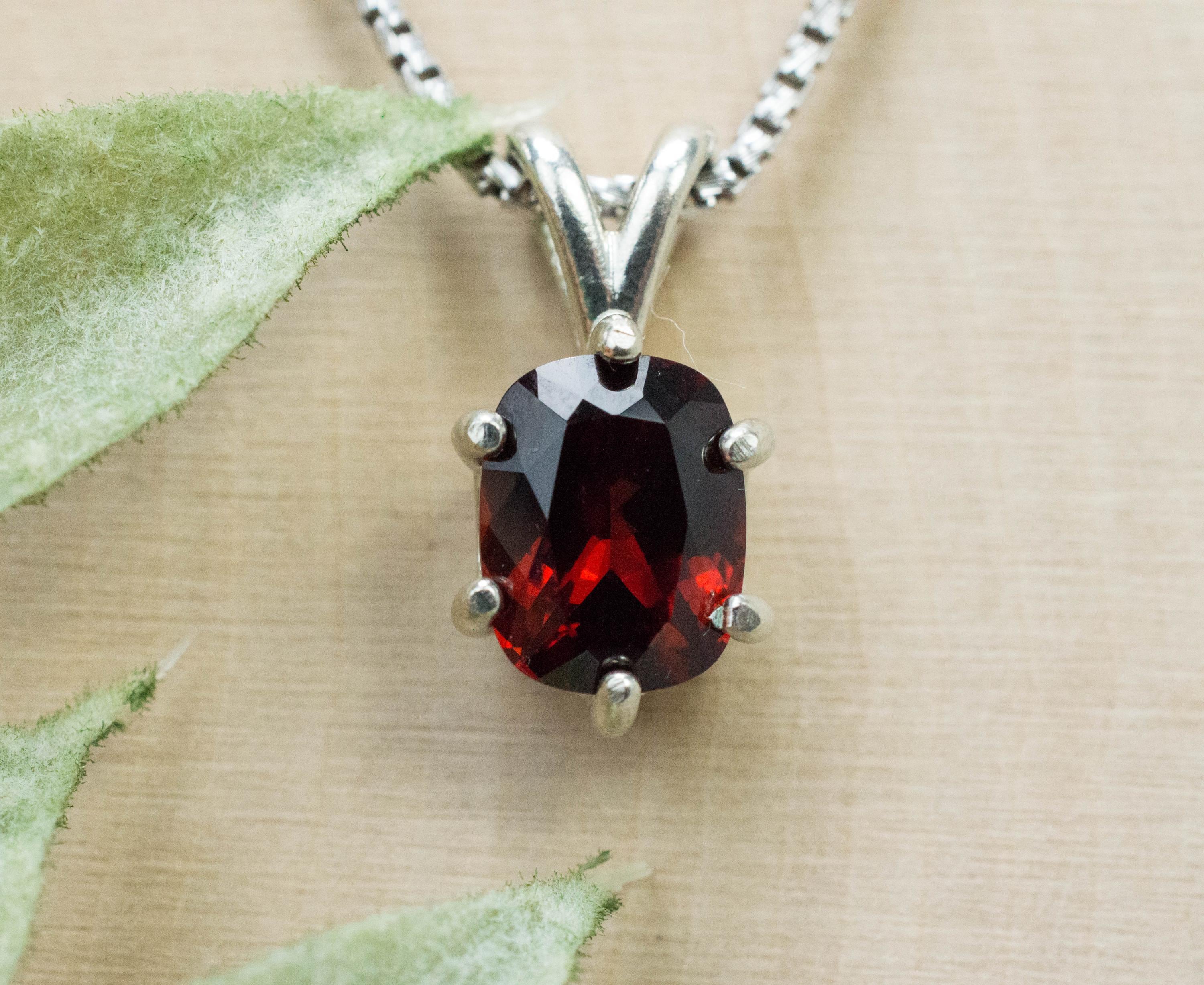 Pyrope Garnet Pendant; Natural Untreated Madagascan Garnet; 2.470cts