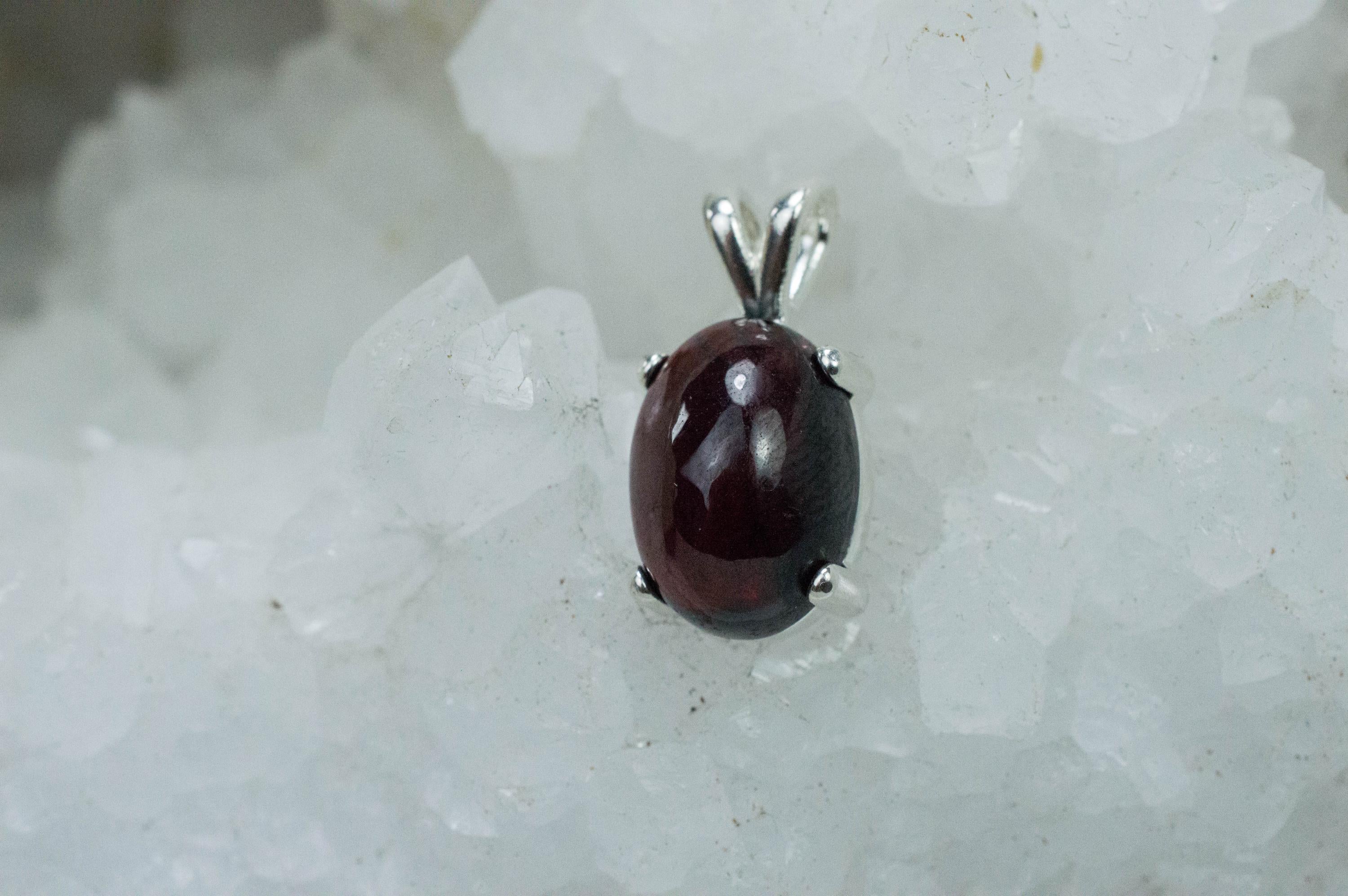 Pyrope Garnet Pendant; Natural Untreated Madagascan Garnet; 10.400cts