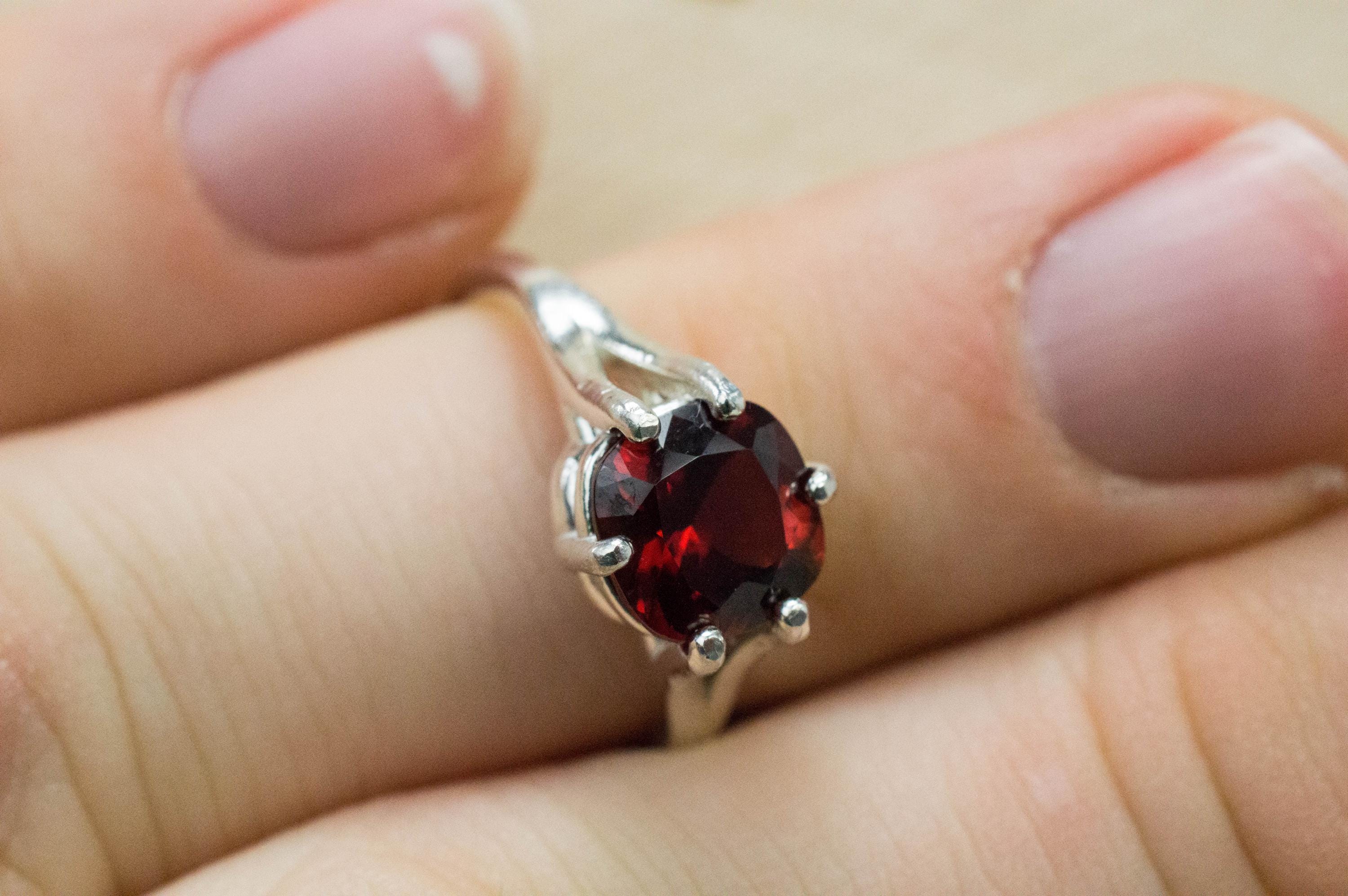 Pyrope Garnet Ring; Natural Untreated Madagascan Garnet; 2.570cts