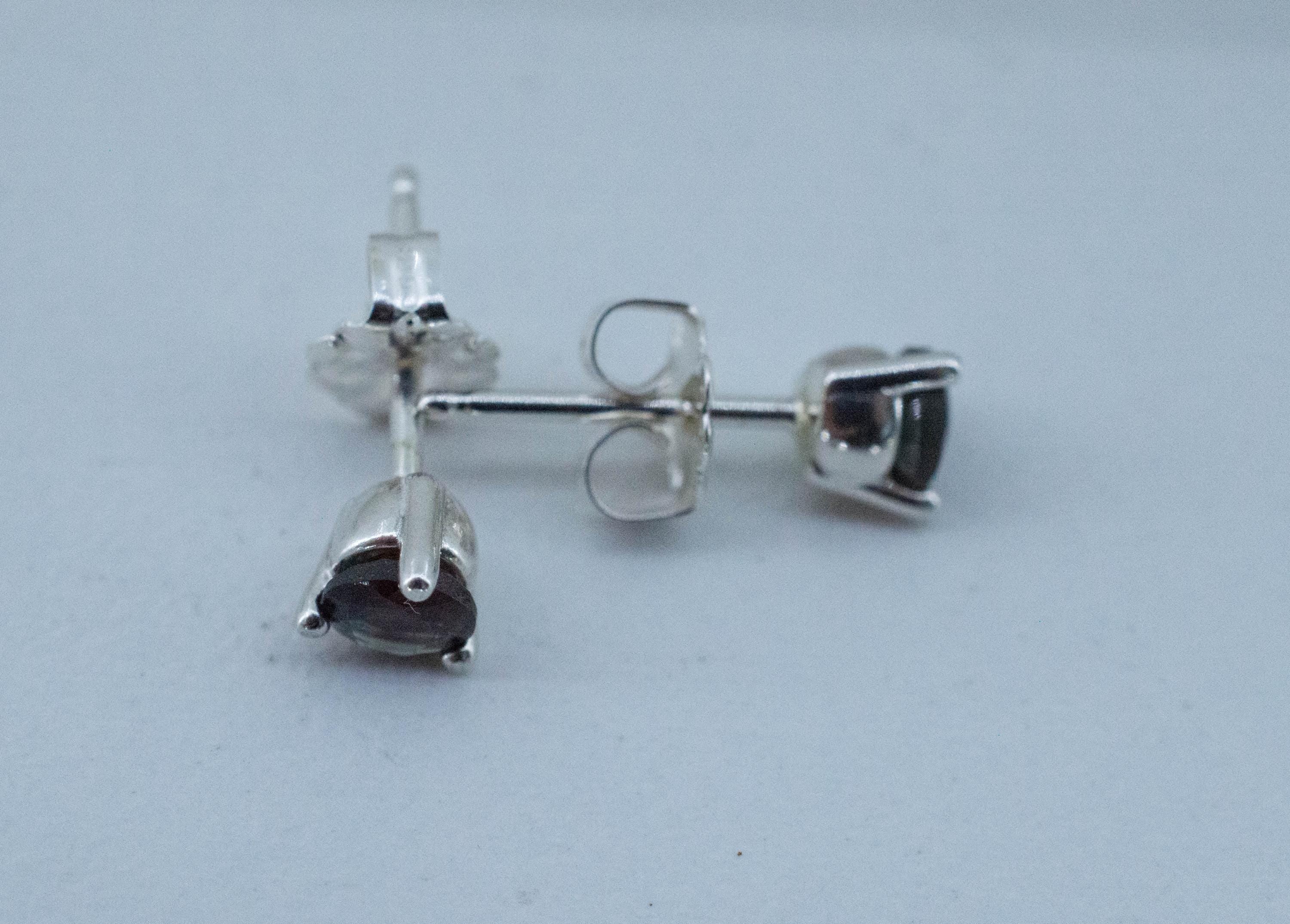 Green Oregon Sunstone Earrings; Natural Untreated Sunstone; 0.510cts - Mark Oliver Gems