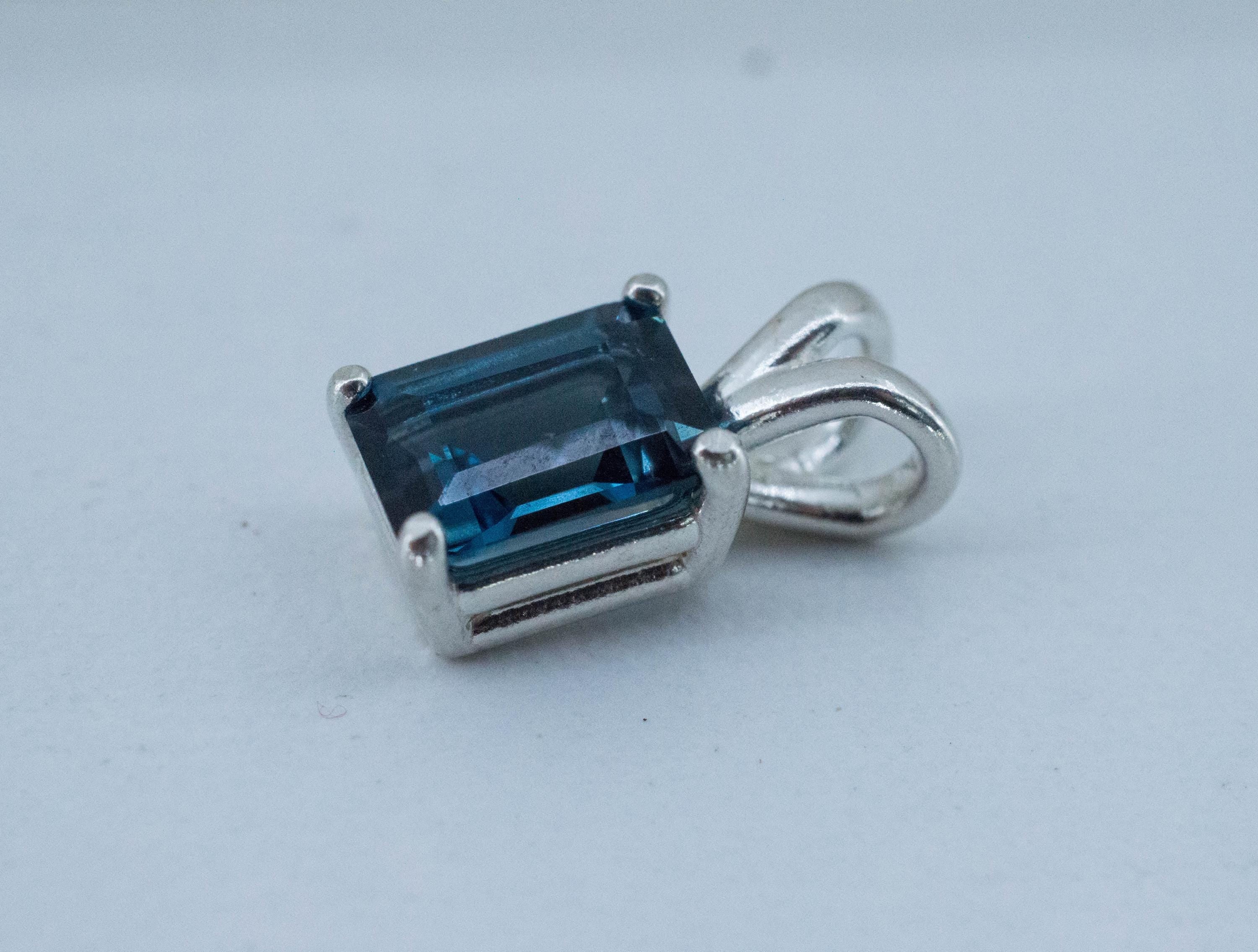 London Blue Topaz Pendant; Natural Brazil Topaz; 1.730cts - Mark Oliver Gems