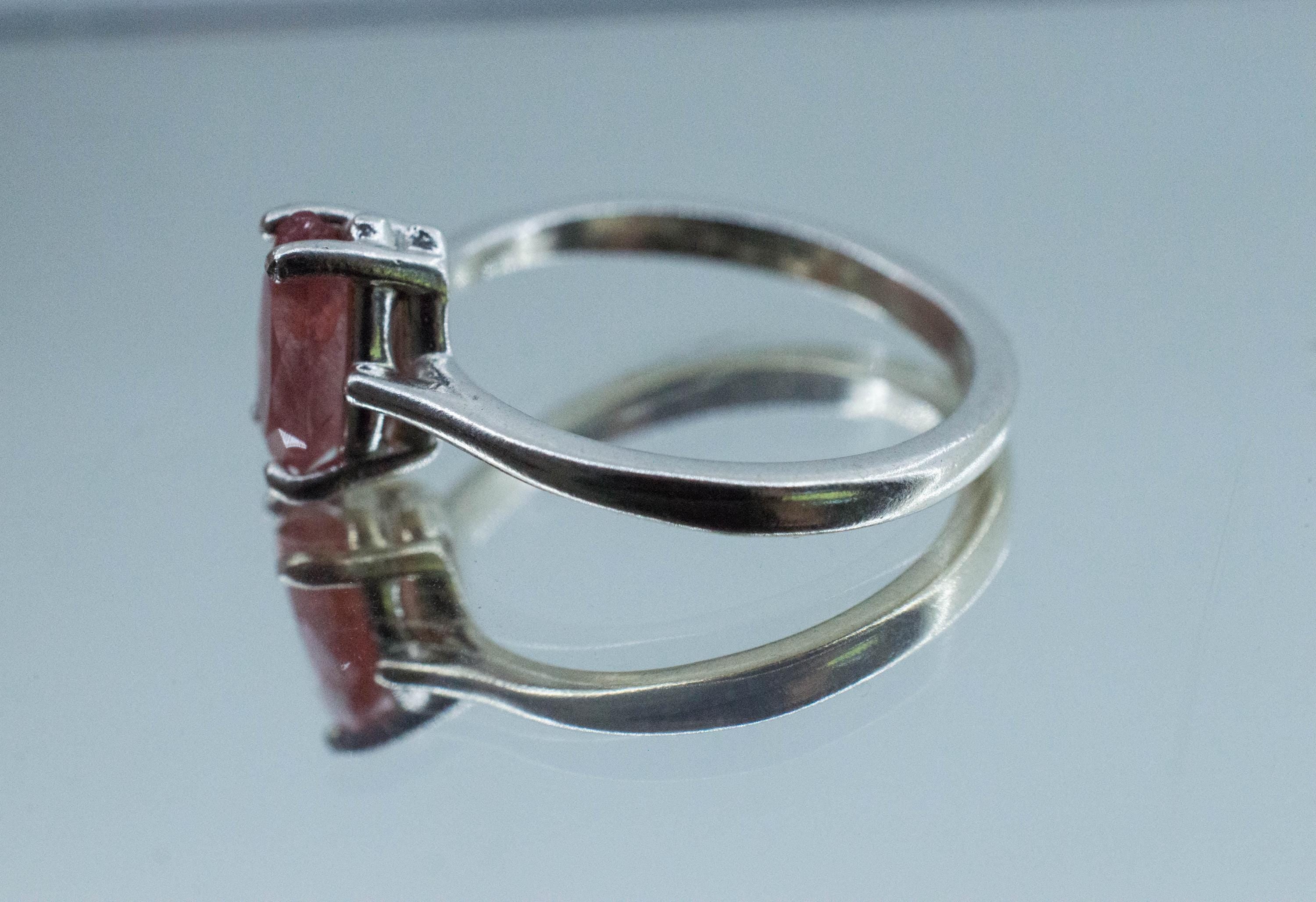 Strawberry Quartz Ring; Natural Untreated Mexico Quartz; 1.100cts - Mark Oliver Gems