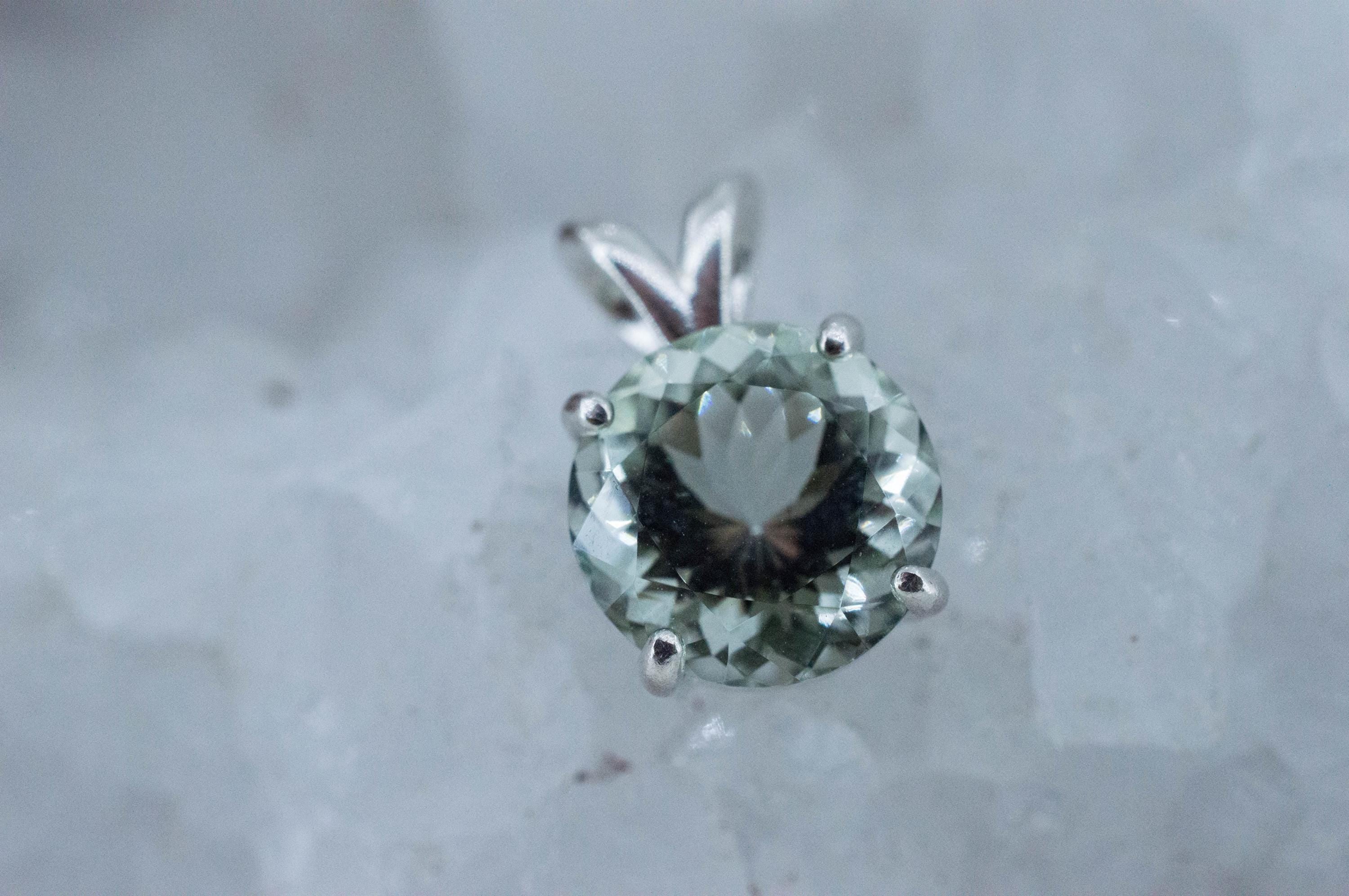 Prasiolite Pendant; Natural Brazil Green Amethyst; 3.450cts - Mark Oliver Gems