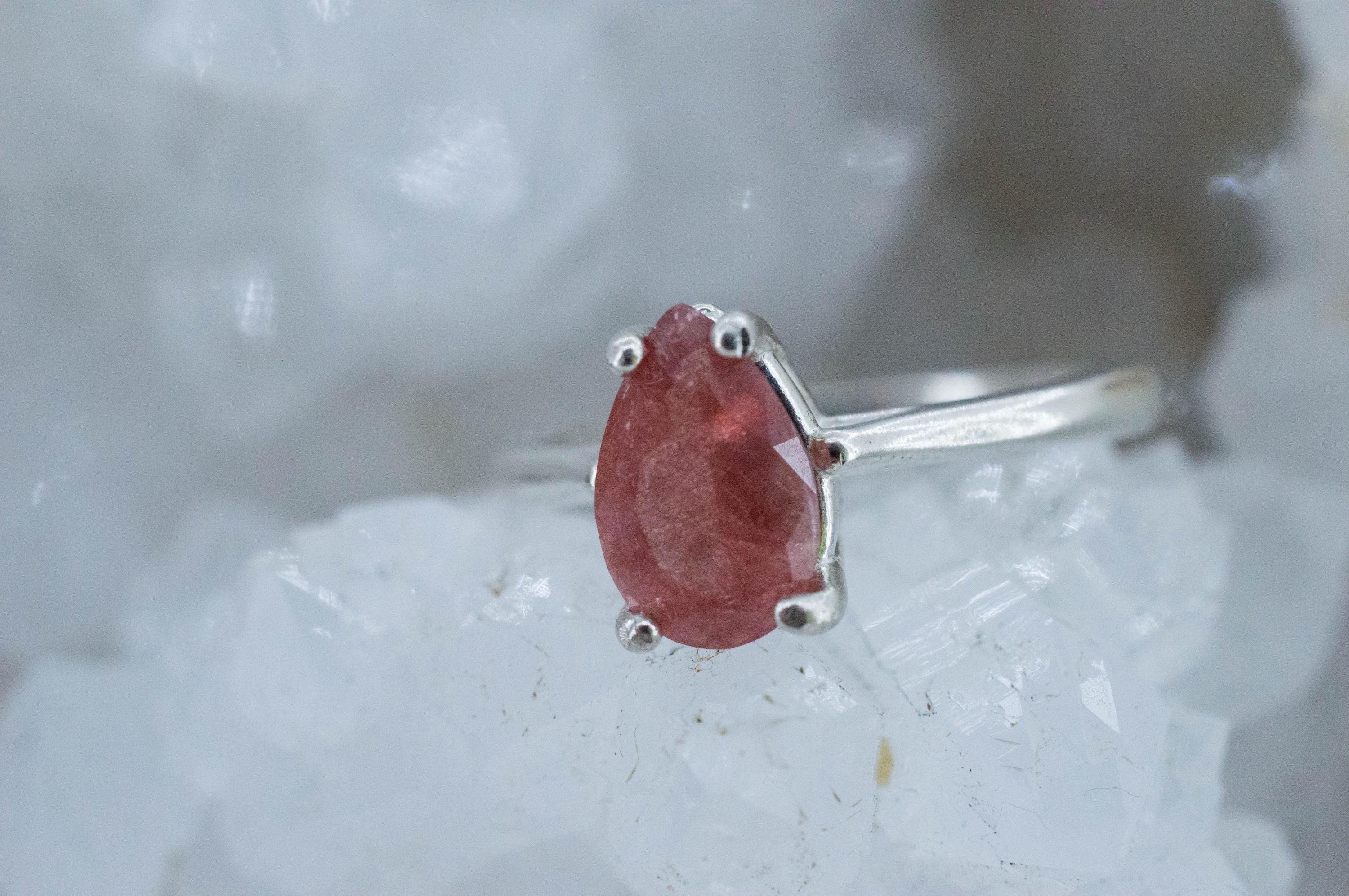 Strawberry Quartz Ring; Natural Untreated Mexico Quartz; 1.100cts - Mark Oliver Gems