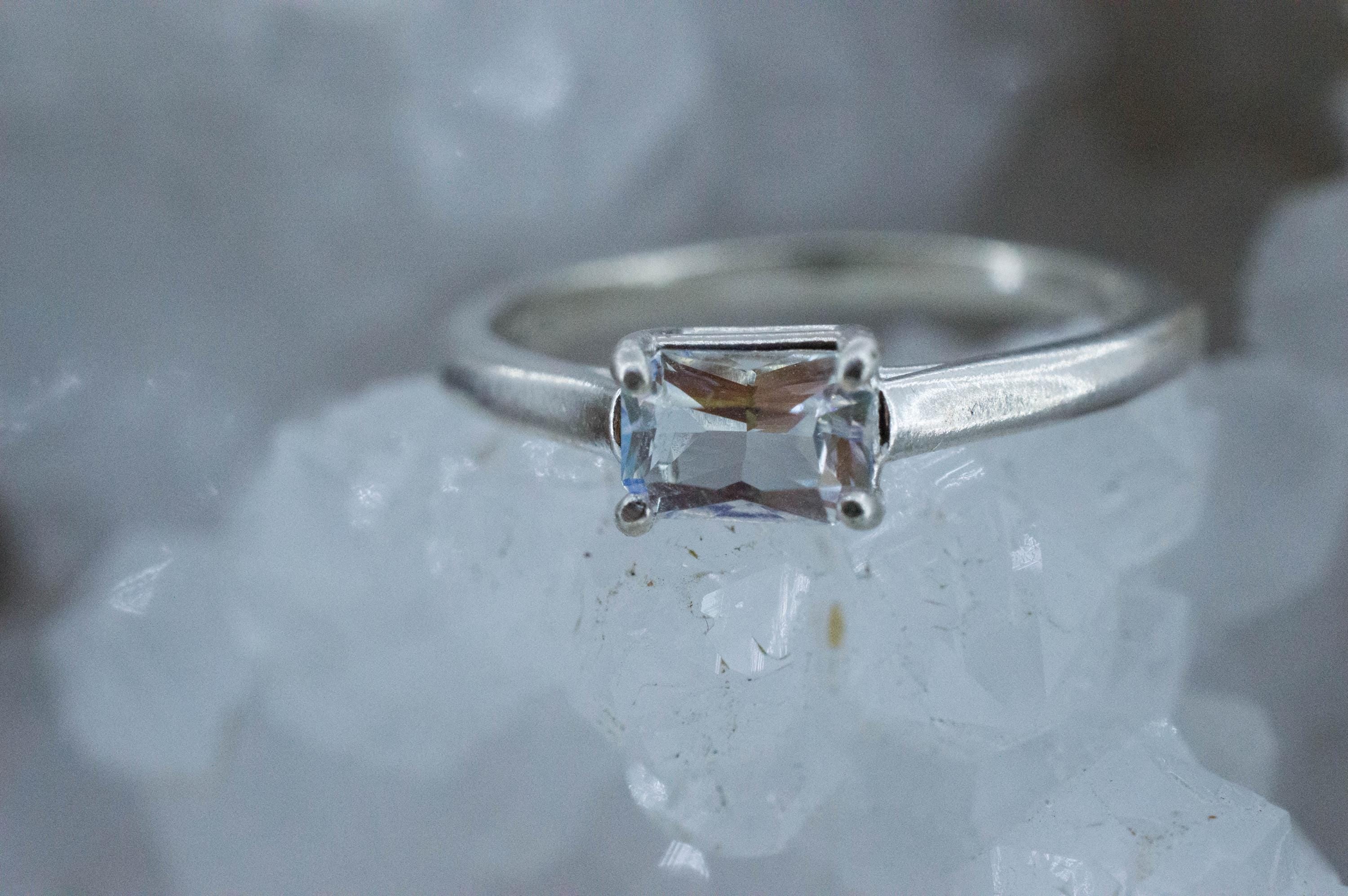 Rainbow Moonstone Ring, Natural Untreated Madagascar Moonstone; 0.630cts