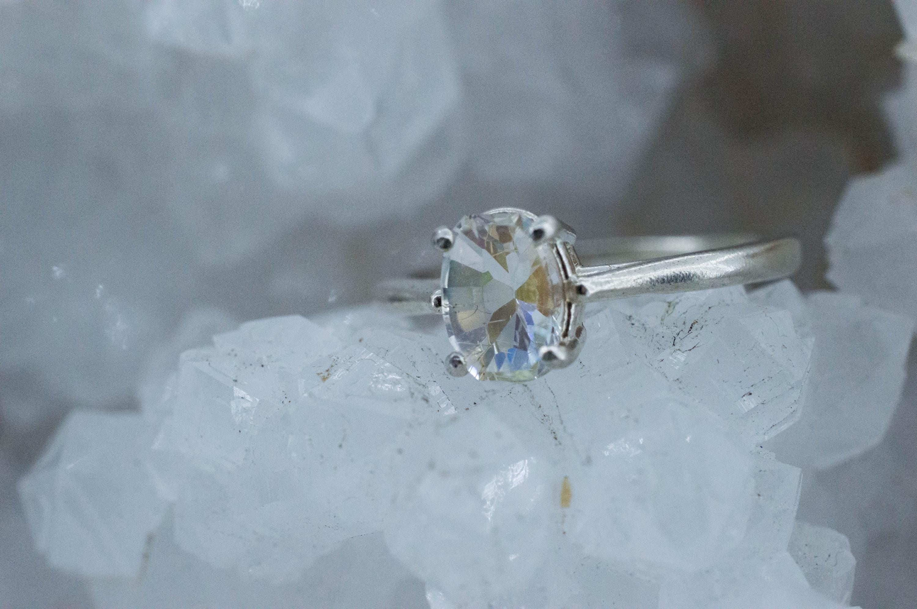 Rainbow Moonstone Ring, Natural Untreated Madagascar Moonstone; 0.820cts